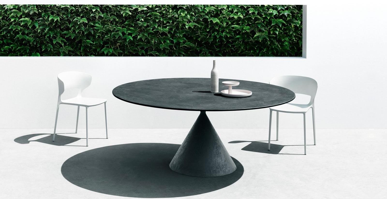 APRIL Desalto OUTDOOR OVAL Clay Table  Designed by Marc Krusin 2
