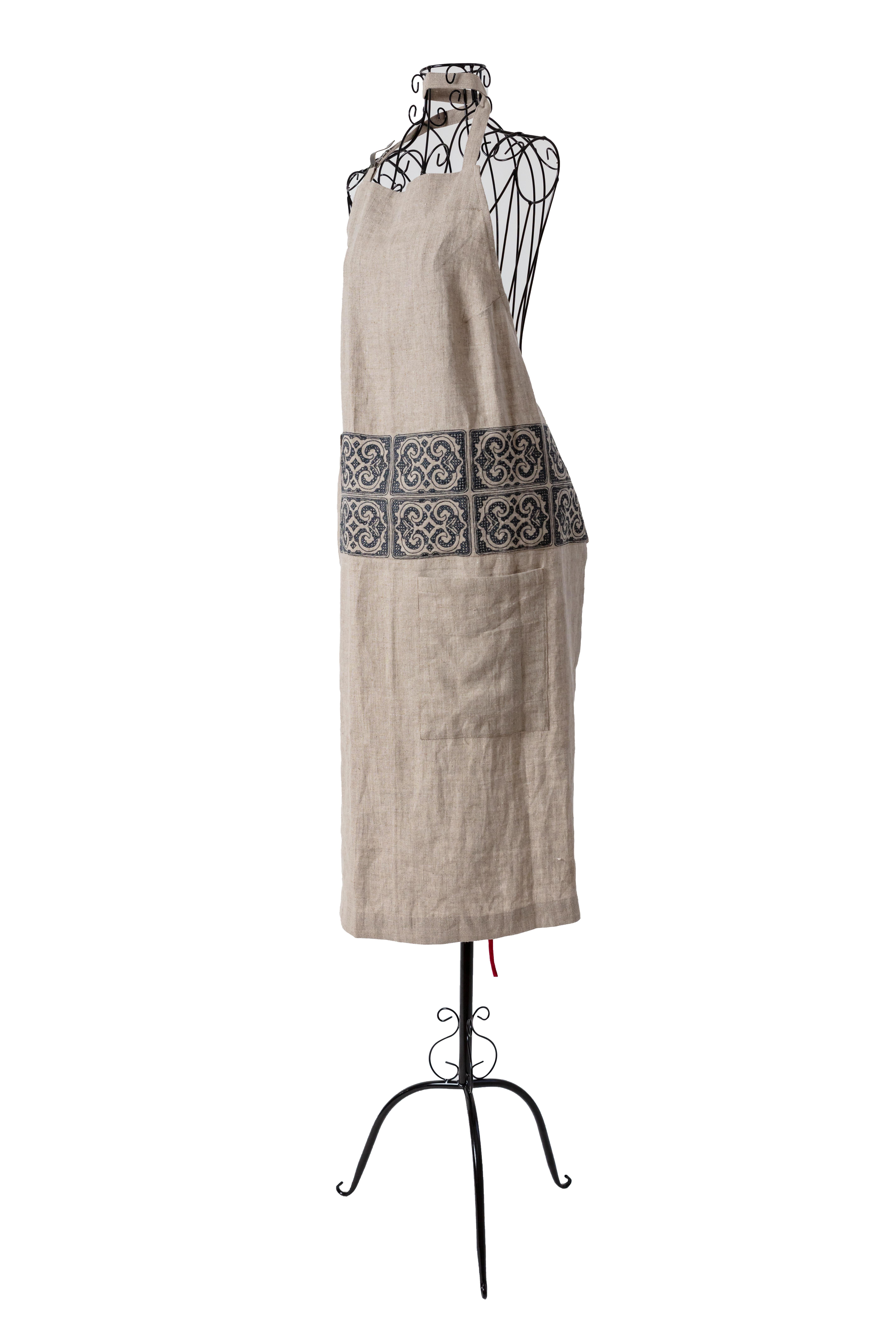 Japanese Hand embroidered linen apron from the SoShiro Ainu collection For Sale