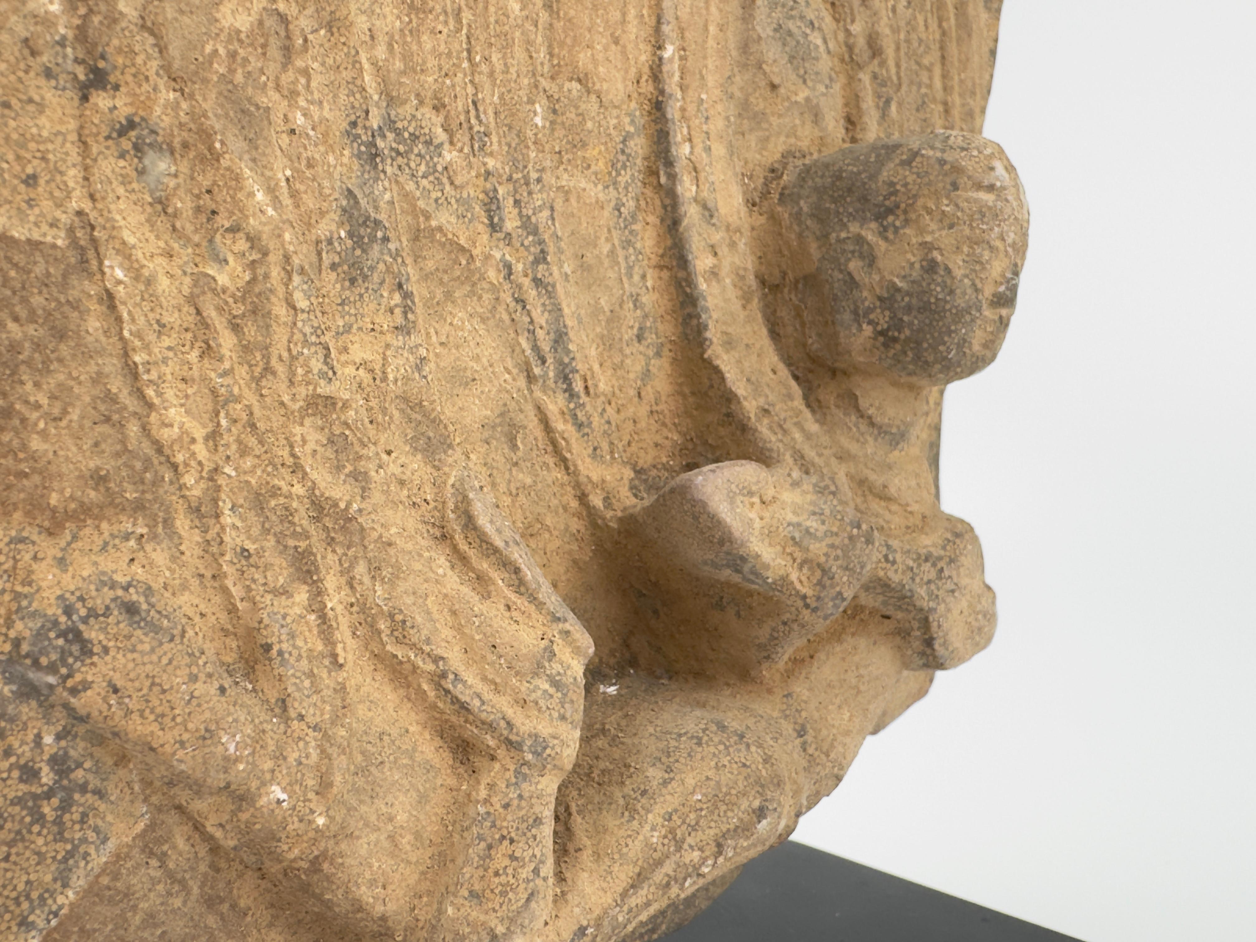Apsara-Stele aus Kalkstein mit extrem seltener oolithischer Kieselsäure, Wei Dynasty im Zustand „Gut“ im Angebot in seoul, KR