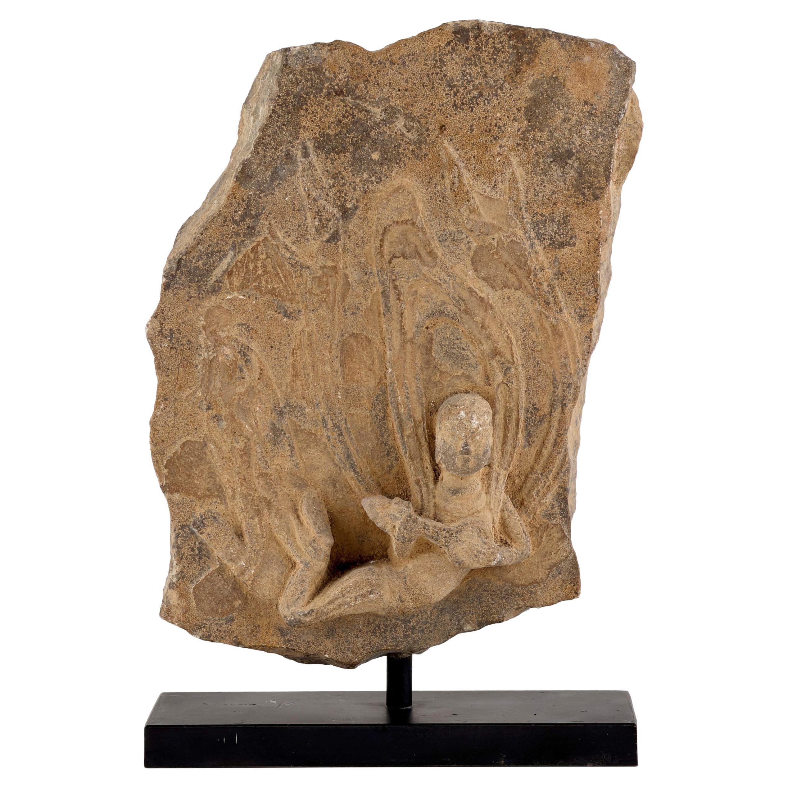Estela Apsara de piedra caliza tallada con "sílice oolítica" extremadamente rara, dinastía Wei