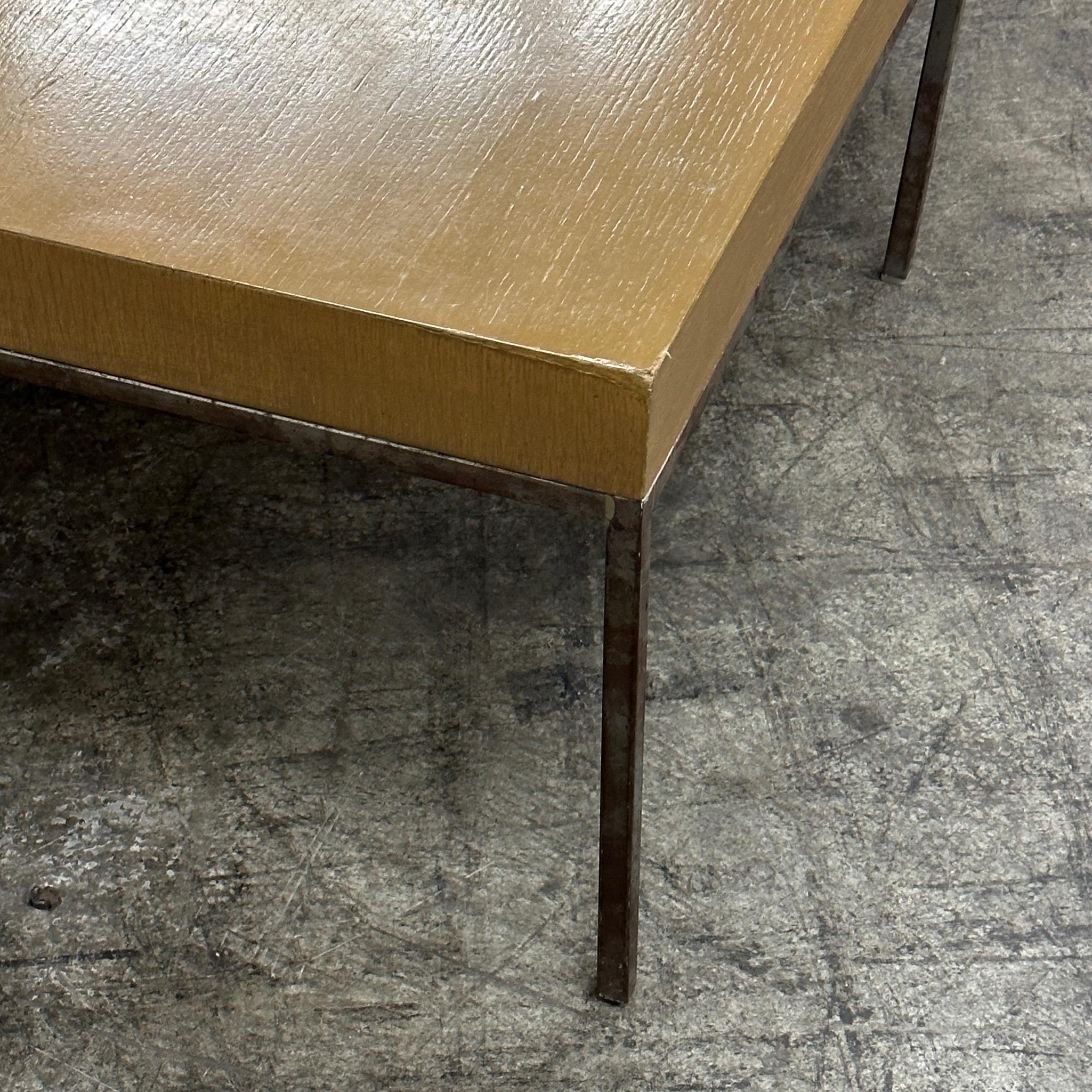 Table basse Apta d'Antonio Citterio pour B&B Italia 2