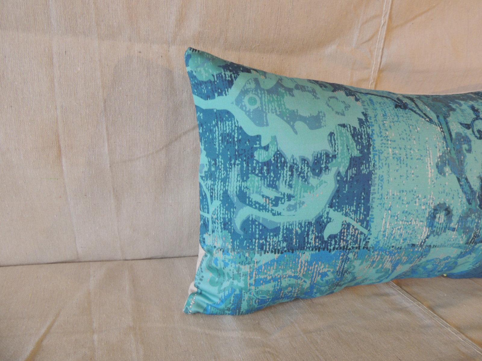 Aqua and blue satin cotton modern Lumbar decorative pillow.
Light grey cotton backing. Back seam at bottom of the pillow.
Printed floral patchwork style pattern.
Decorative pillow handcrafted in Portugal.
Stitched by hand closure