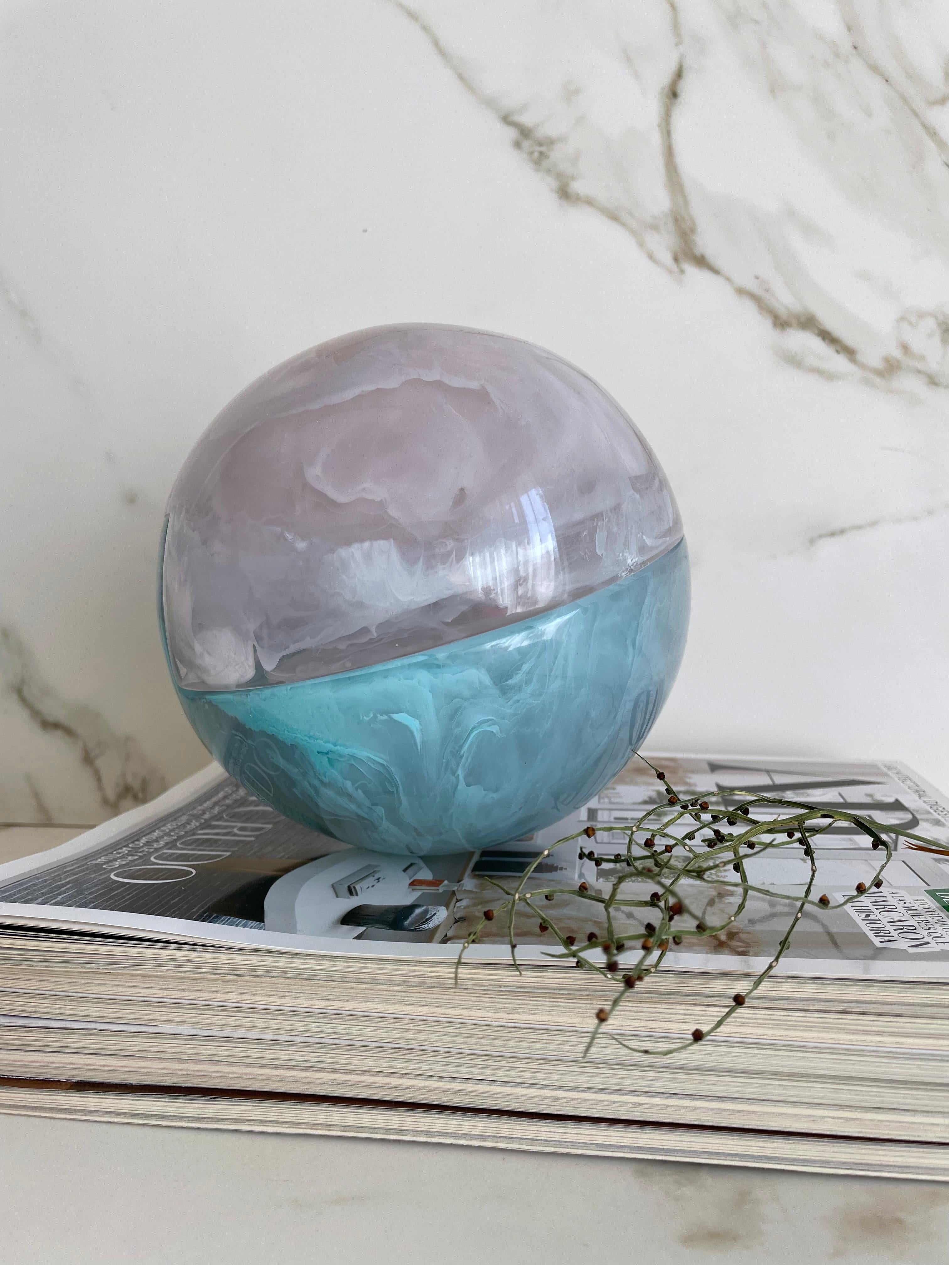 Aqua and Clear Semi Sphere Sculpture in Polished Resin by Paola Valle In New Condition For Sale In Ciudad De México, MX