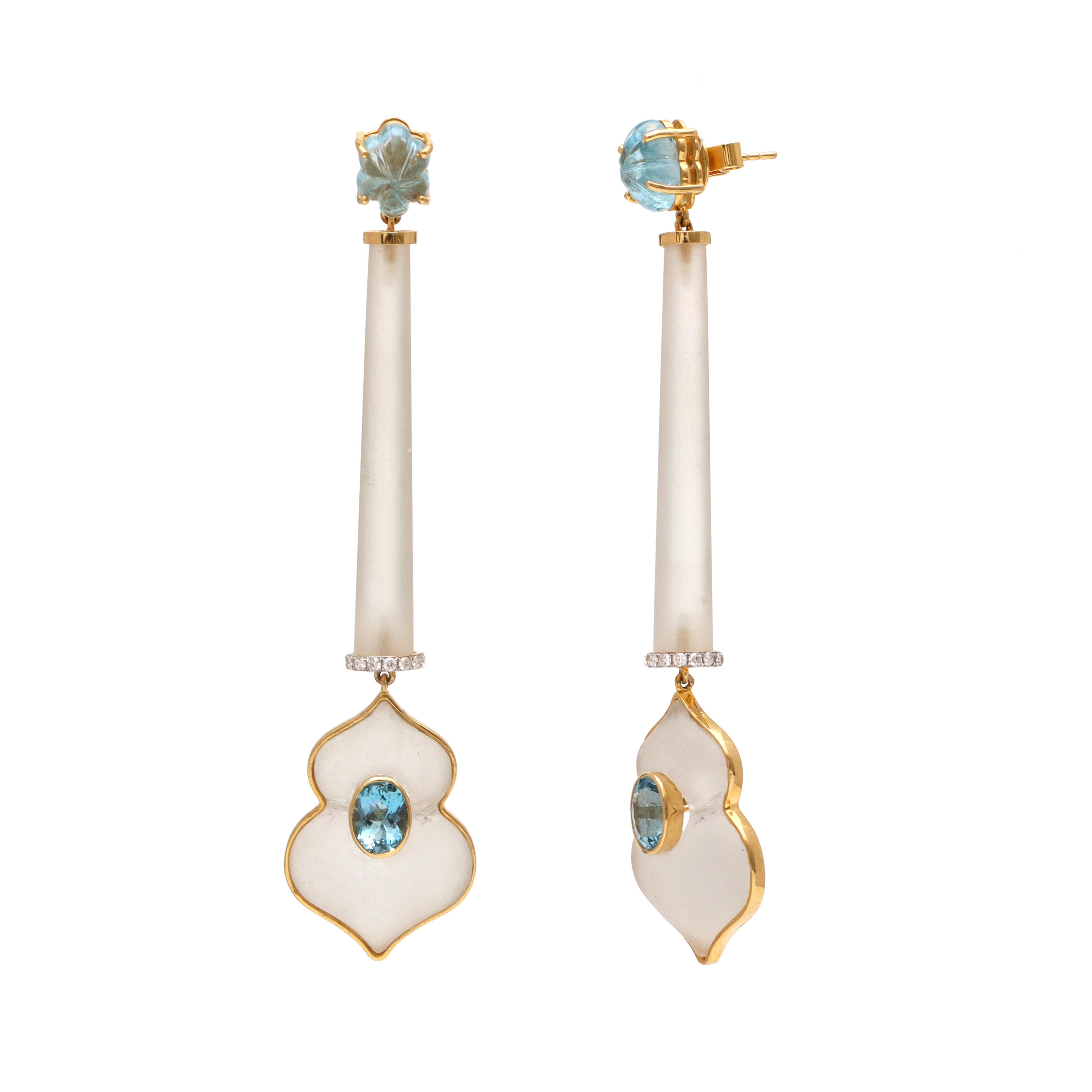 Boucles d'oreilles Aqua et cristal sculpté avec diamant et or jaune 18k Neuf - En vente à Jaipur, IN