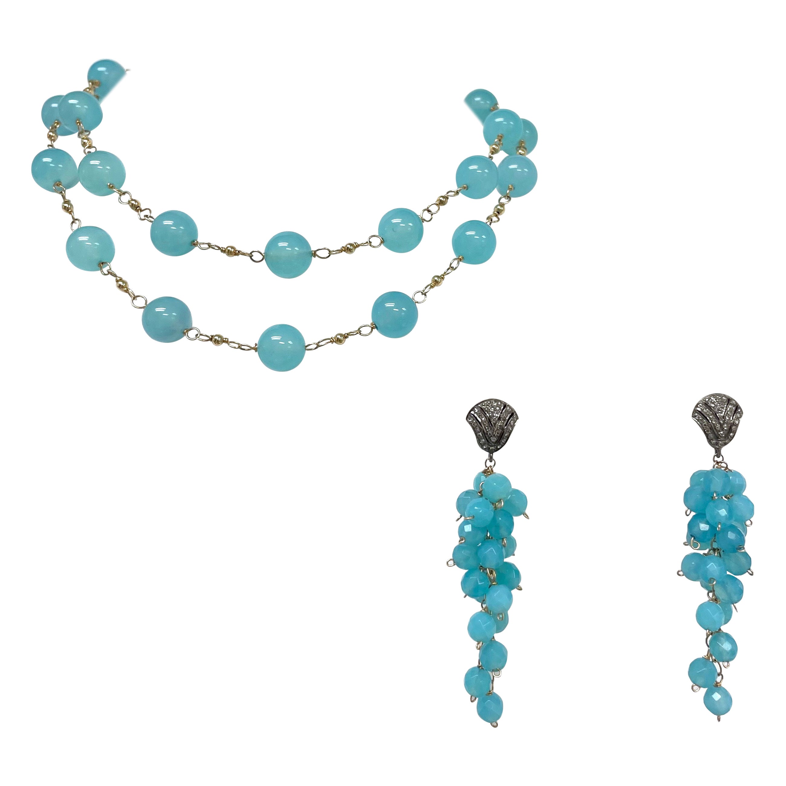 Artisan Collier Paradizia en calcédoine aqua entouré de fil métallique en vente