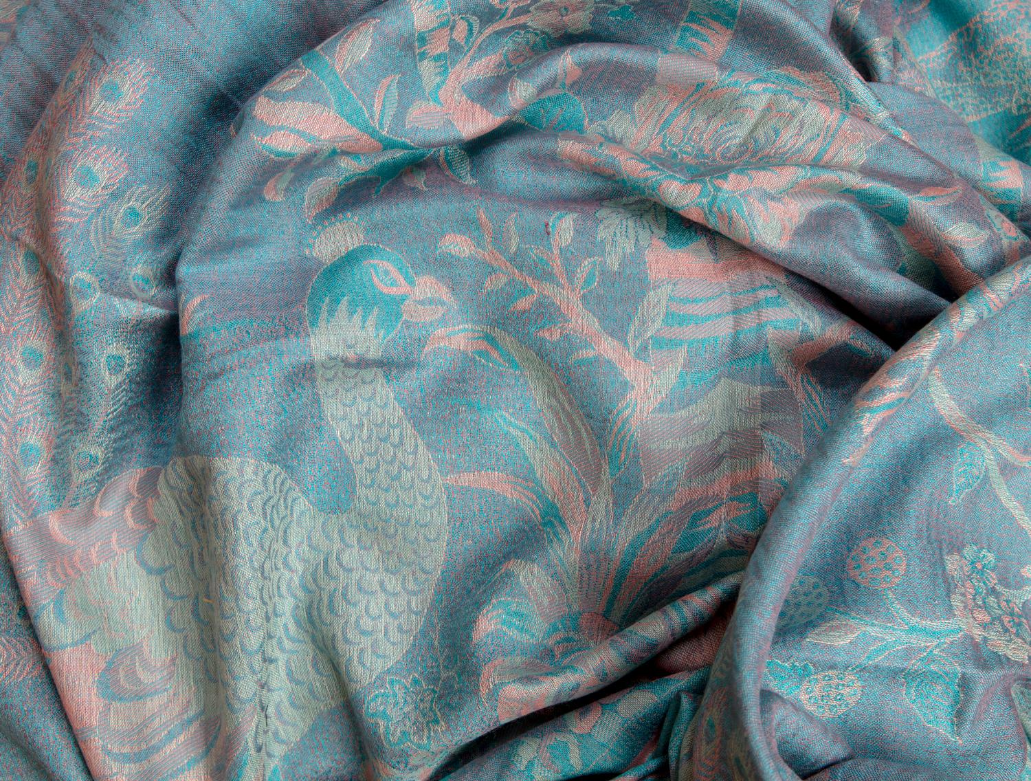 Anglo Raj Pashmina ou couvercle de lit en forme d'arbre d'immortalité, tissé à la main, turquoise, corail et rose en vente