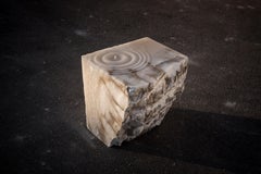 Tavolino scultura Aqua Fossil Drop in Alabastro di Studio A