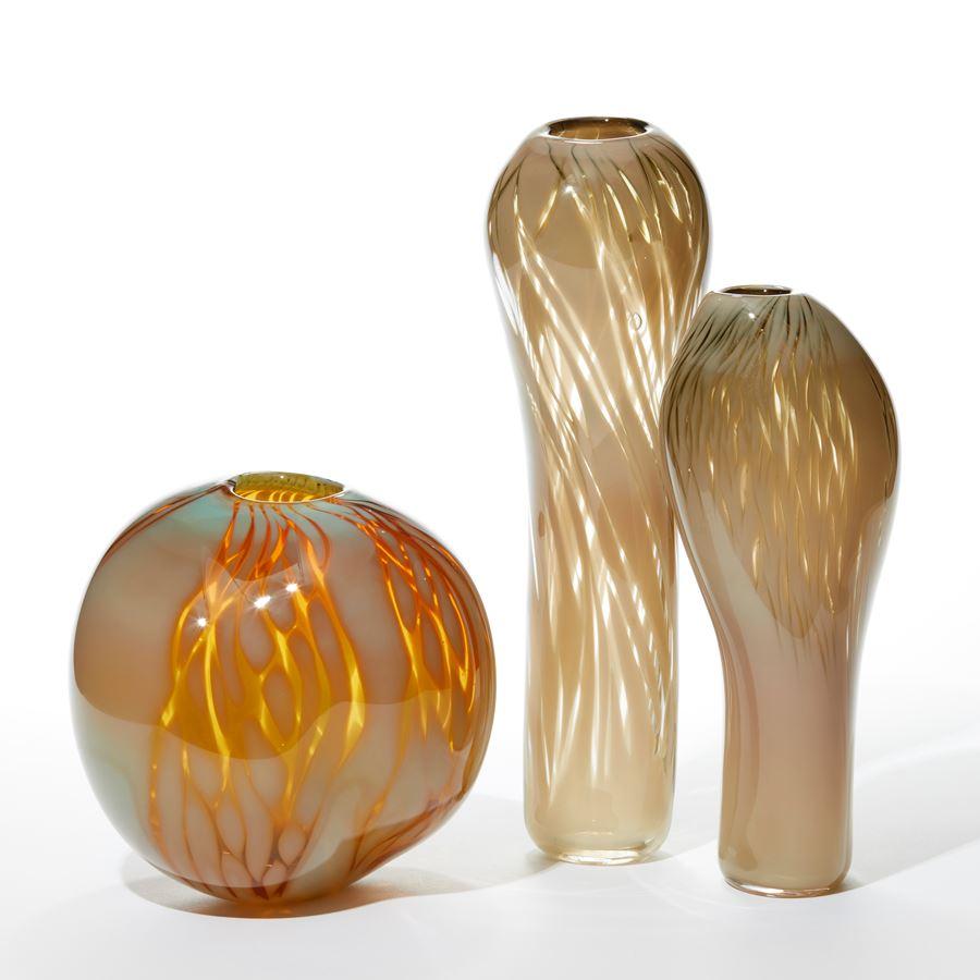 Fait main Aqua Gold Tulip Pod, un récipient en verre soufflé or et gris de Michèle Oberdieck en vente