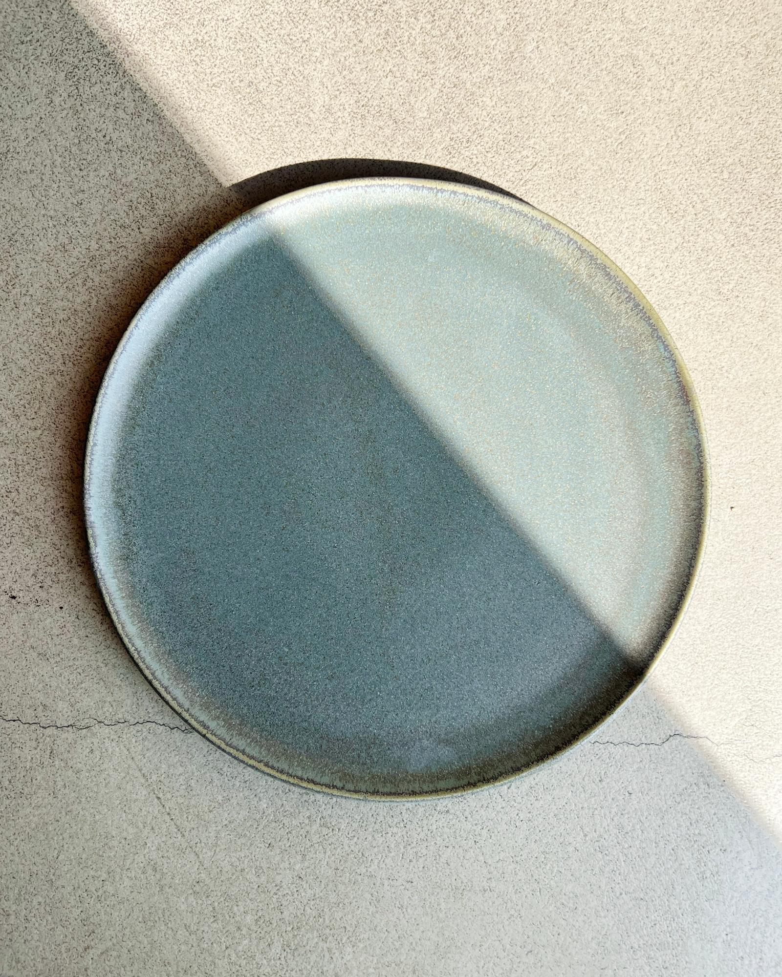 Aqua Handmade Organic Modern Dinner Plates, Set of 4 In New Condition For Sale In West Hollywood, CA