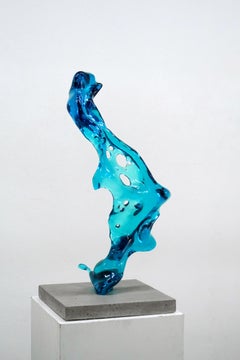 Transparente blaue Kunstharz-Skulptur in Aqua Lucis