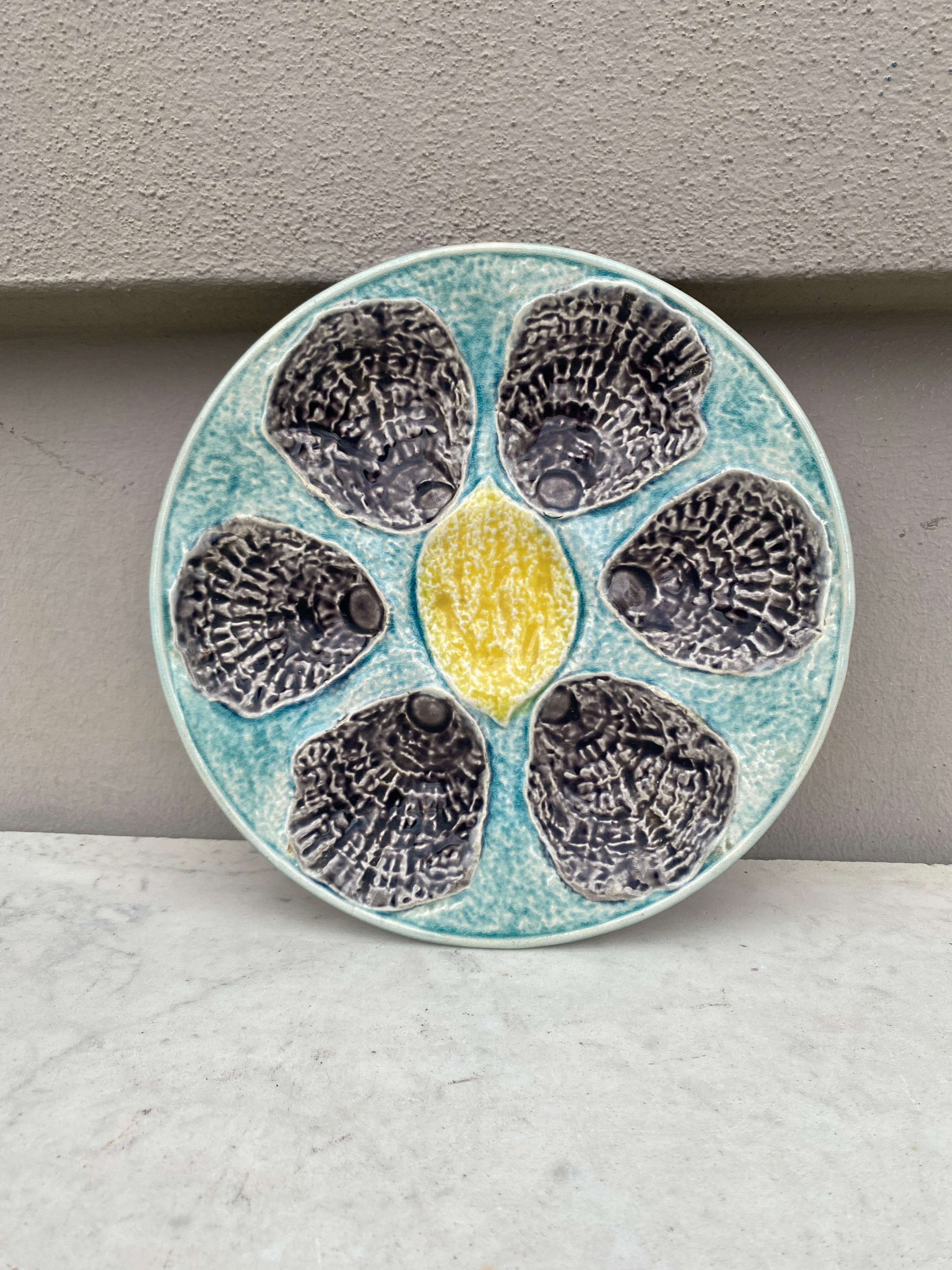 Mid-20th Century Aqua Majolica Oyster Plate Gien, circa 1950 For Sale