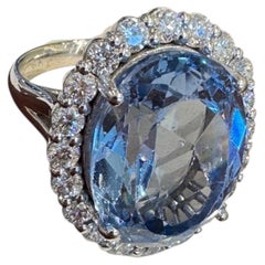 Anello in oro bianco 18 carati con acquamarina e diamanti FVS1