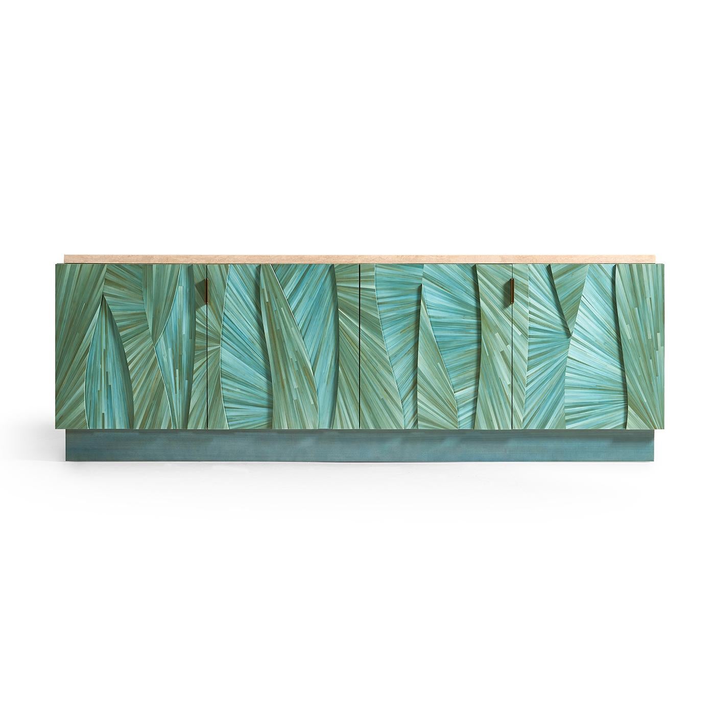 Un mix perfetto di eleganza naturale e raffinatezza moderna. Il lussuoso piano in pietra offre una superficie elegante e resistente in un bellissimo colore naturale.

Il vero capolavoro sta nella base, realizzata con paglia tinta tagliata e