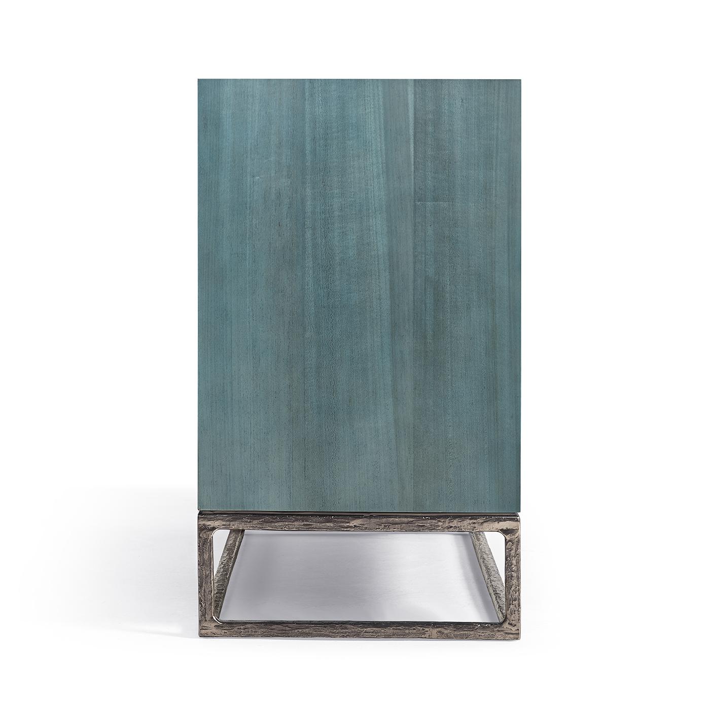 Commode à trois tiroirs Aqua Mist Neuf - En vente à Westwood, NJ