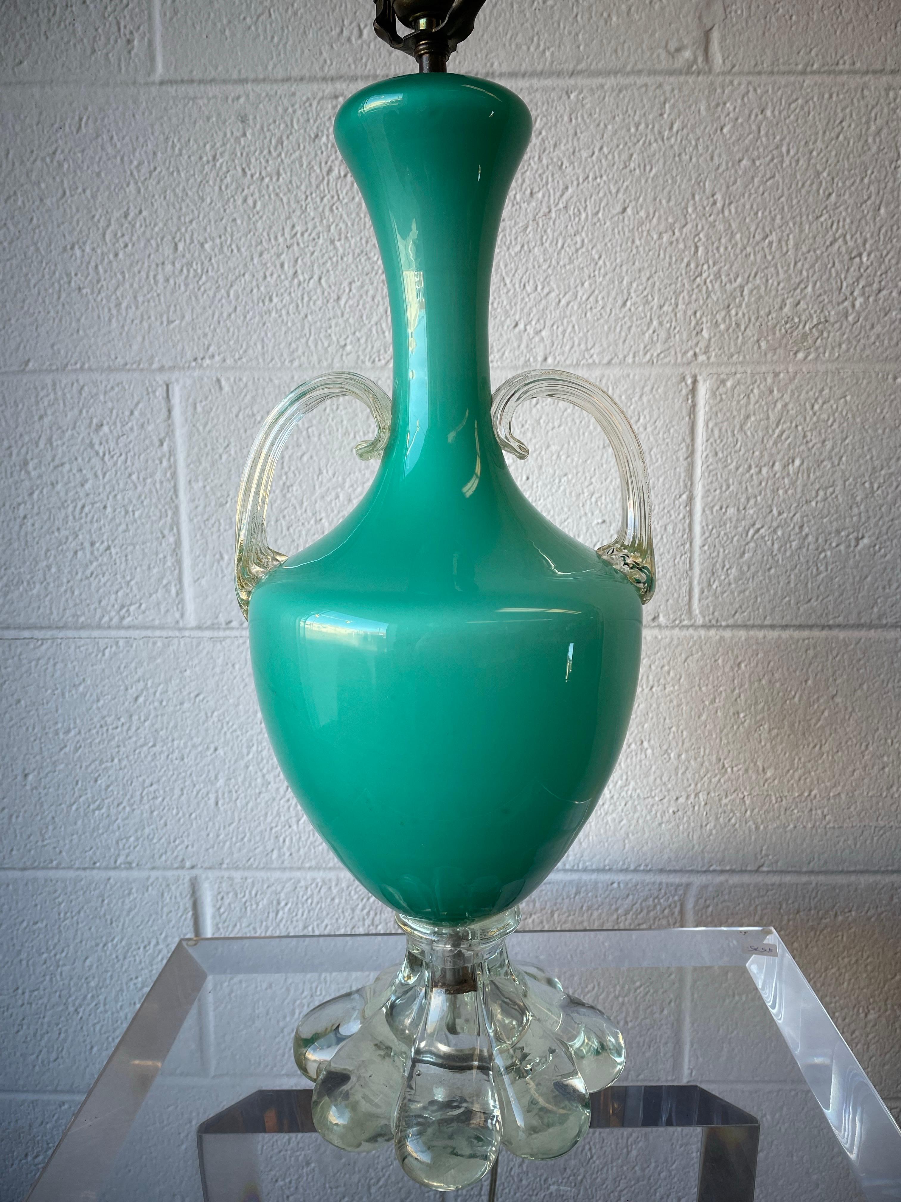 Hollywood Regency Lampe en verre Murano Aqua en vente