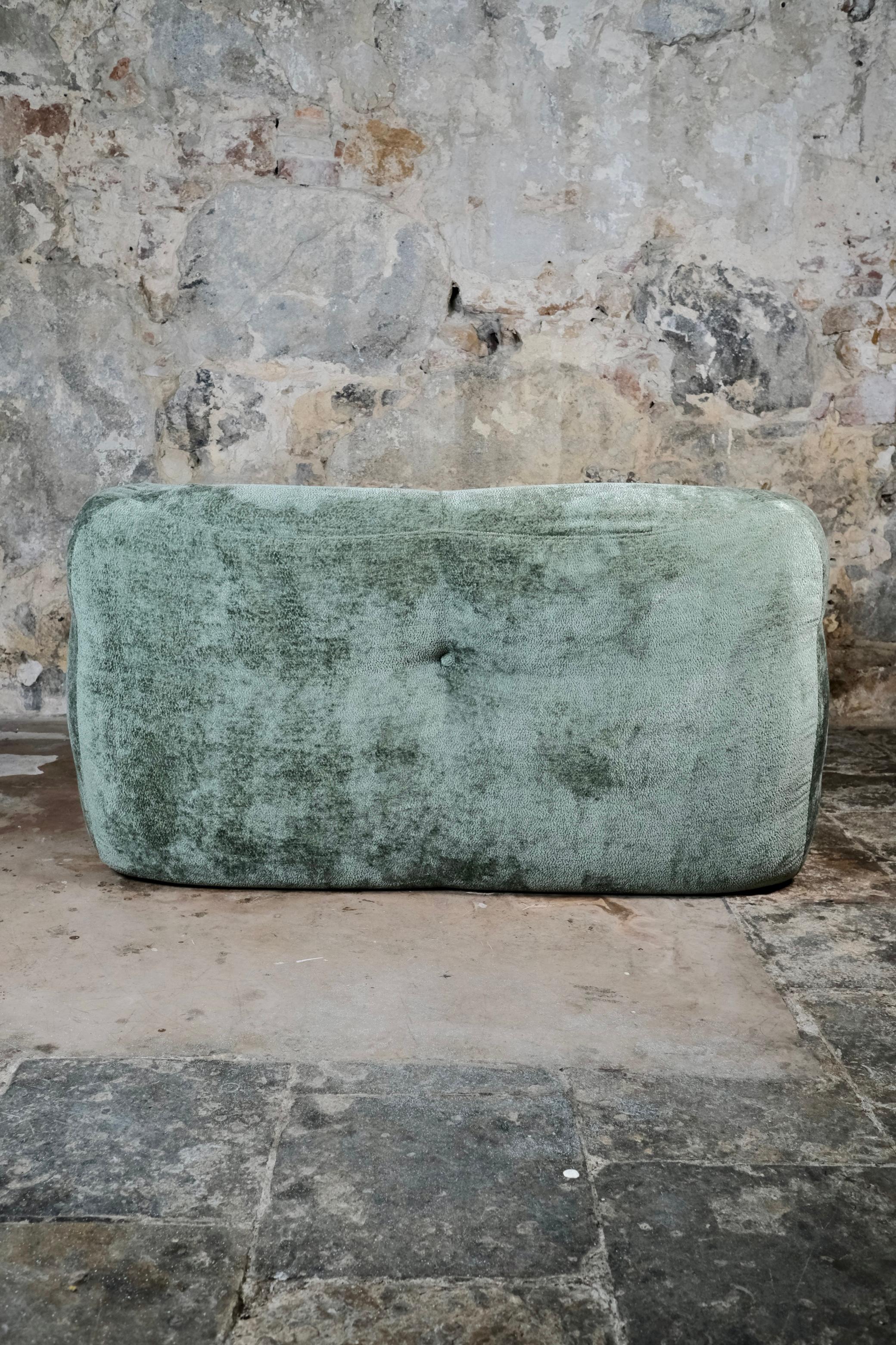 Aqua velvet 2-seater by Ligne Roset, made in France, 1970s in vendita 7