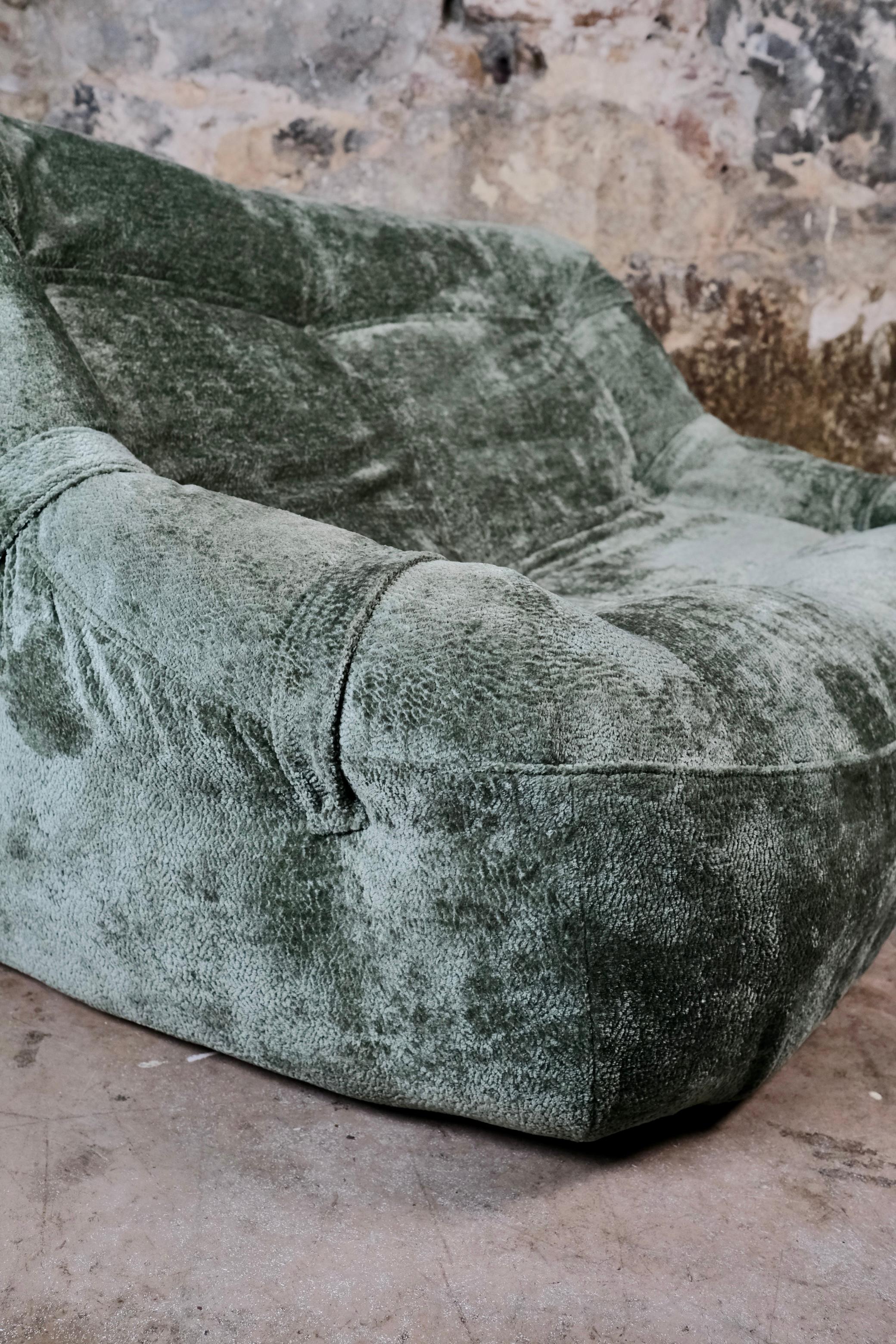 Aqua velvet 2-seater by Ligne Roset, made in France, 1970s in vendita 1