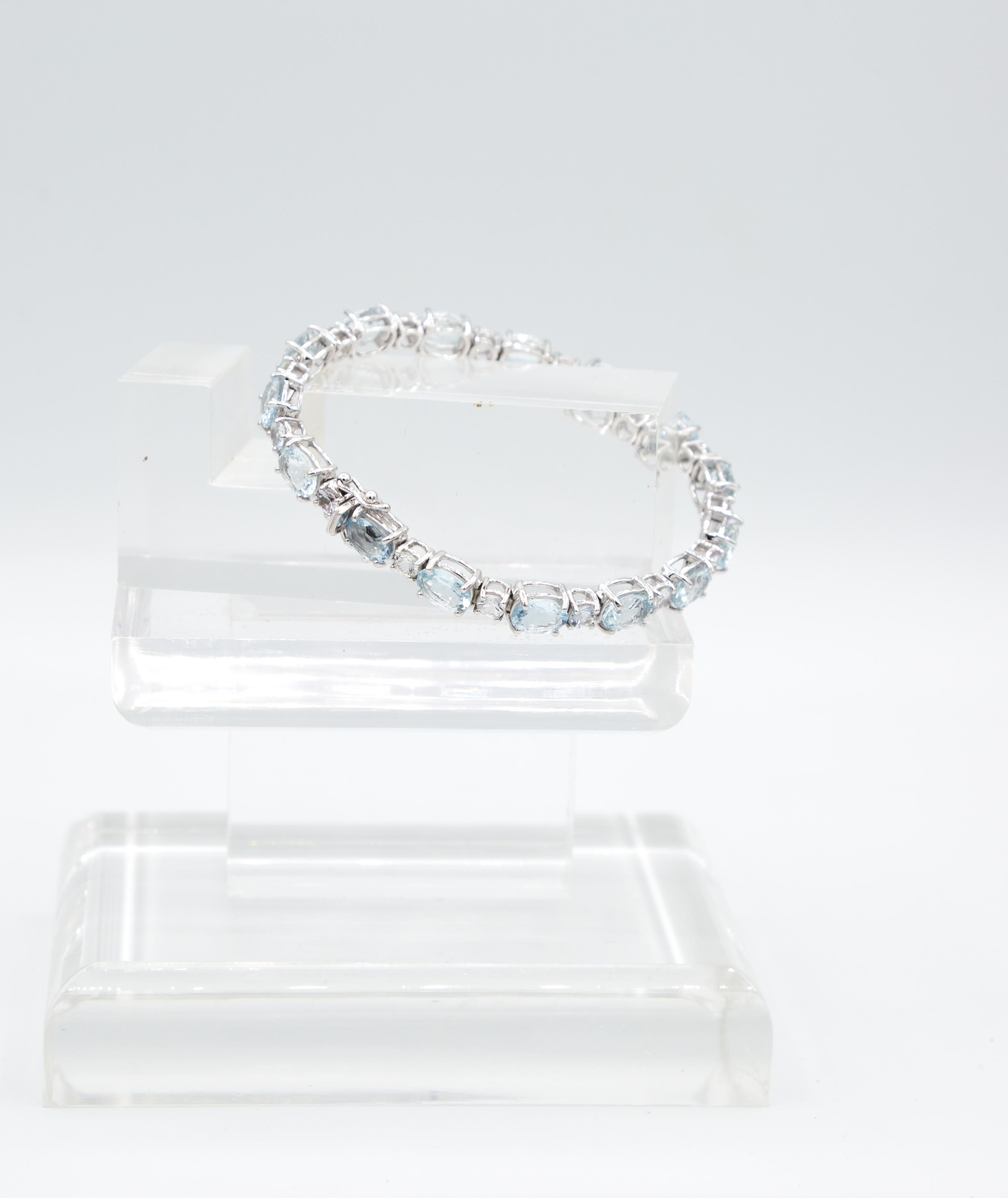 Aquamarin white sapphire bracelet 18 k white gold For Sale 1