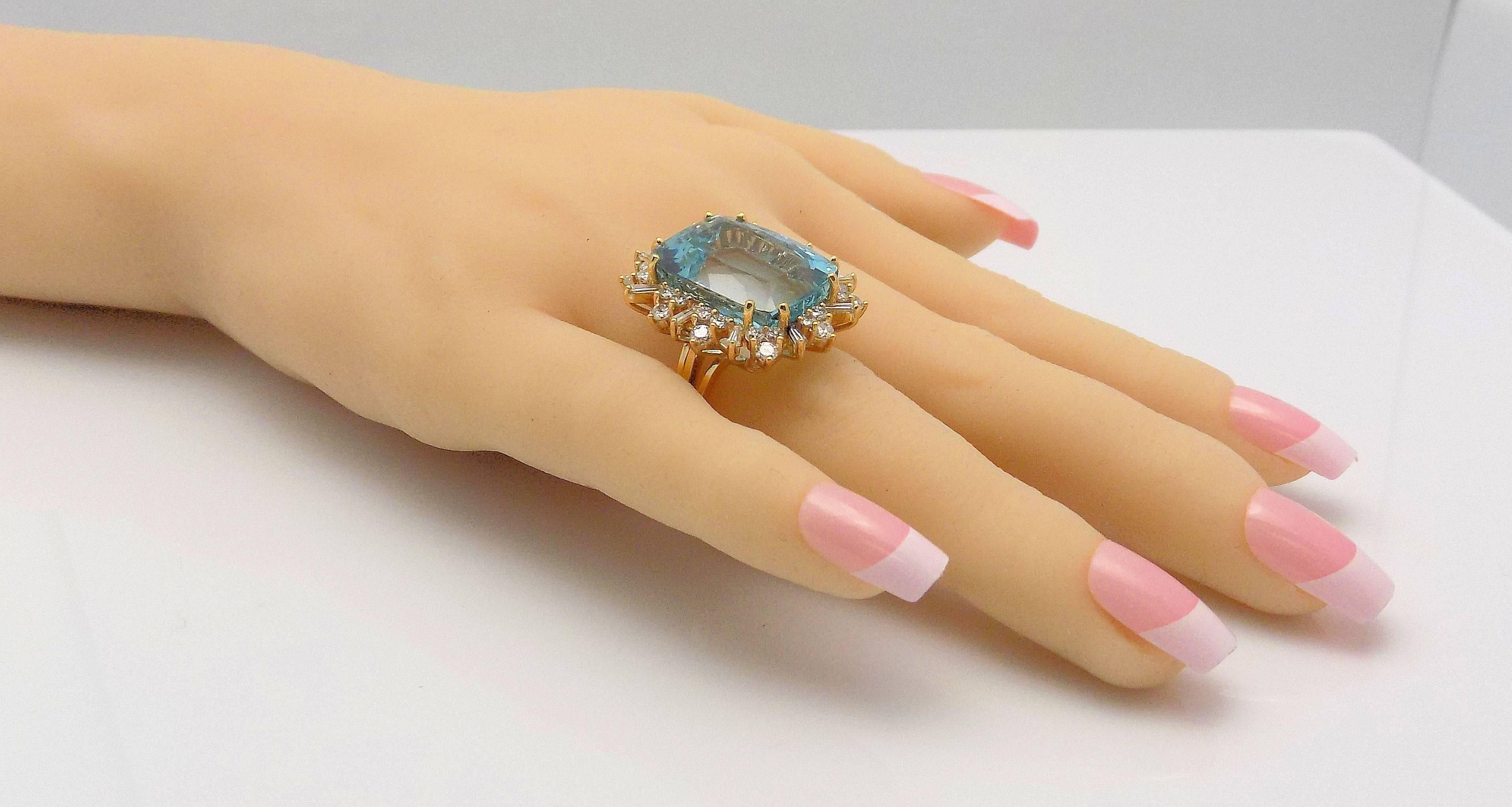 Aquamarine and Diamond Ring For Sale 2