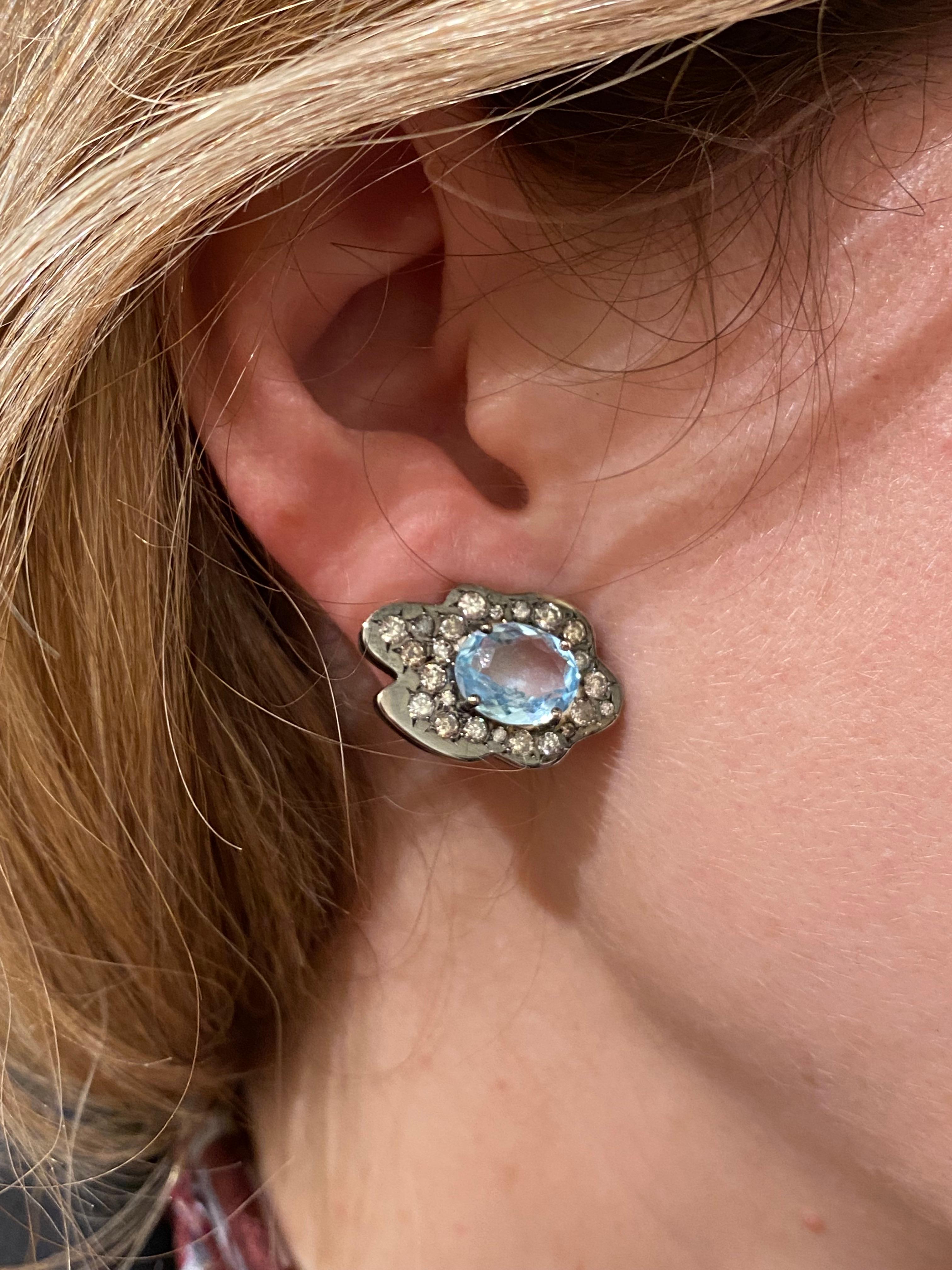 Donna Orecchini con acquamarina e diamanti da 1 carato in oro 18K Orecchini unisex con nuvole surreali in vendita