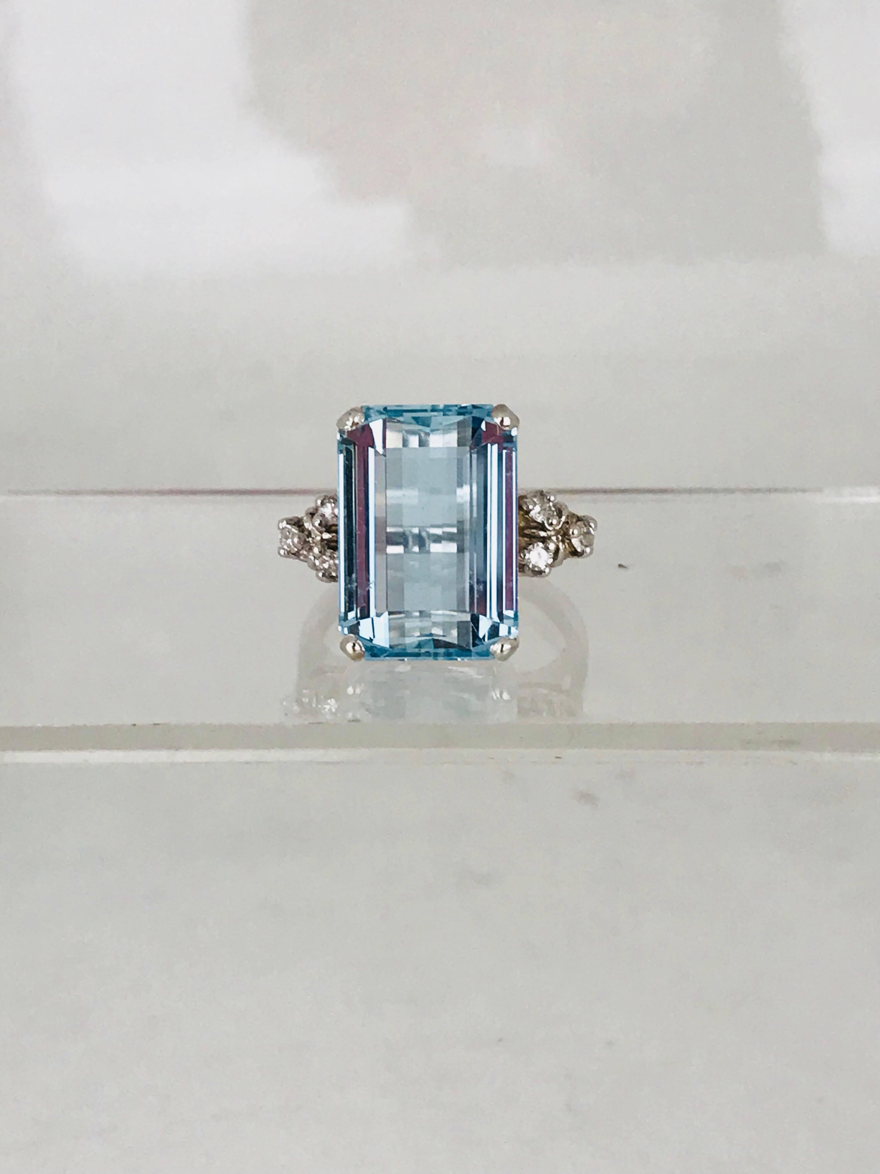 Aquamarine 13.00 Carat Emerald Cut Ring with Diamonds, Retro, circa 1965 In Excellent Condition For Sale In Aliso Viejo, CA
