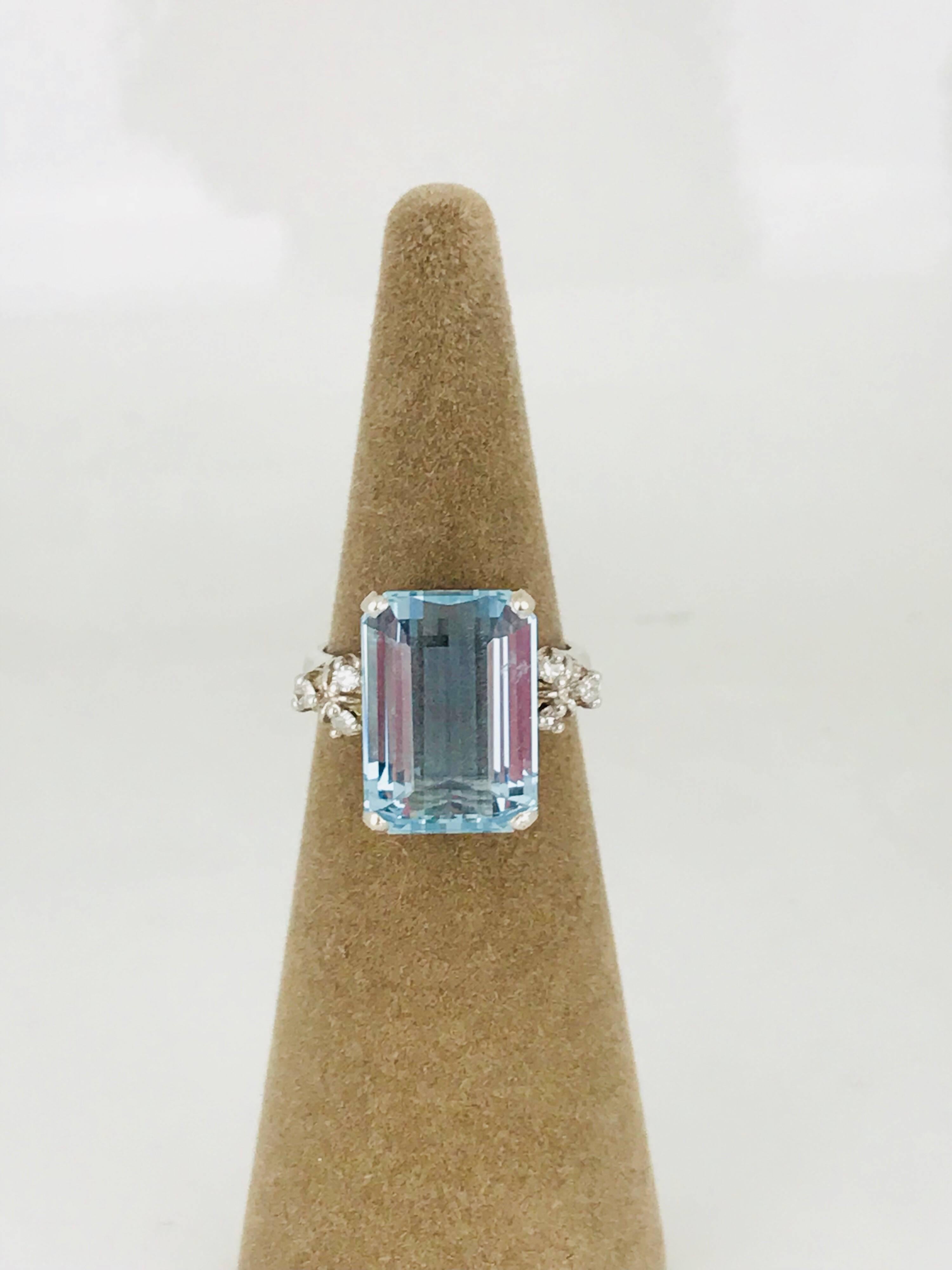 Women's or Men's Aquamarine 13.00 Carat Emerald Cut Ring with Diamonds, Retro, circa 1965 For Sale