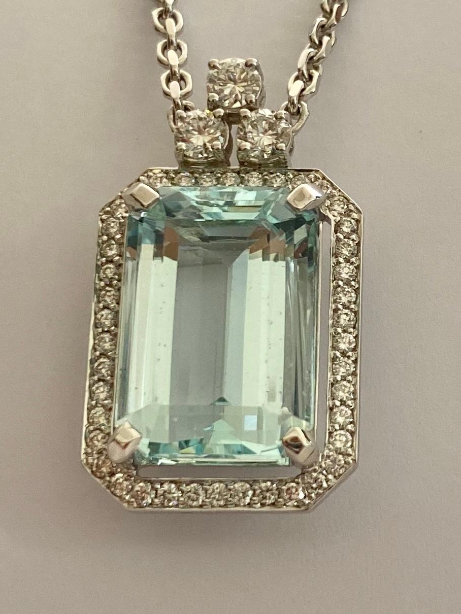 One(1) 18 Karat White Gold Necklace set with one (1) Natural Beryl: Aquamarine and forty - five (45) natural Diamonds 
Aquamarine :  14.29 ct  corol Light Blue (GIA repport included for this natural Beryl)
Diamonds : 1.03 ct  45 briljant cut