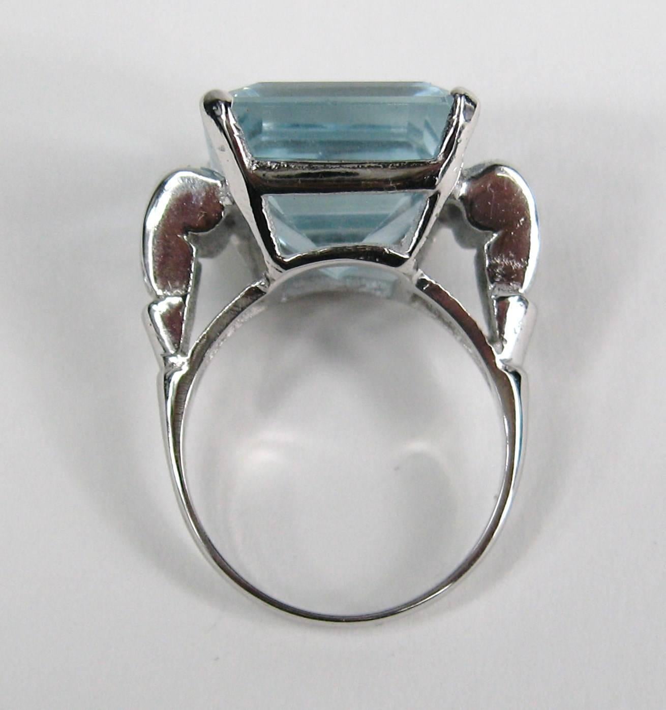 Aquamarine 14 Karat White Gold Ring 13.75 Carat Emerald Cut GIA Certified, 1940s For Sale 1