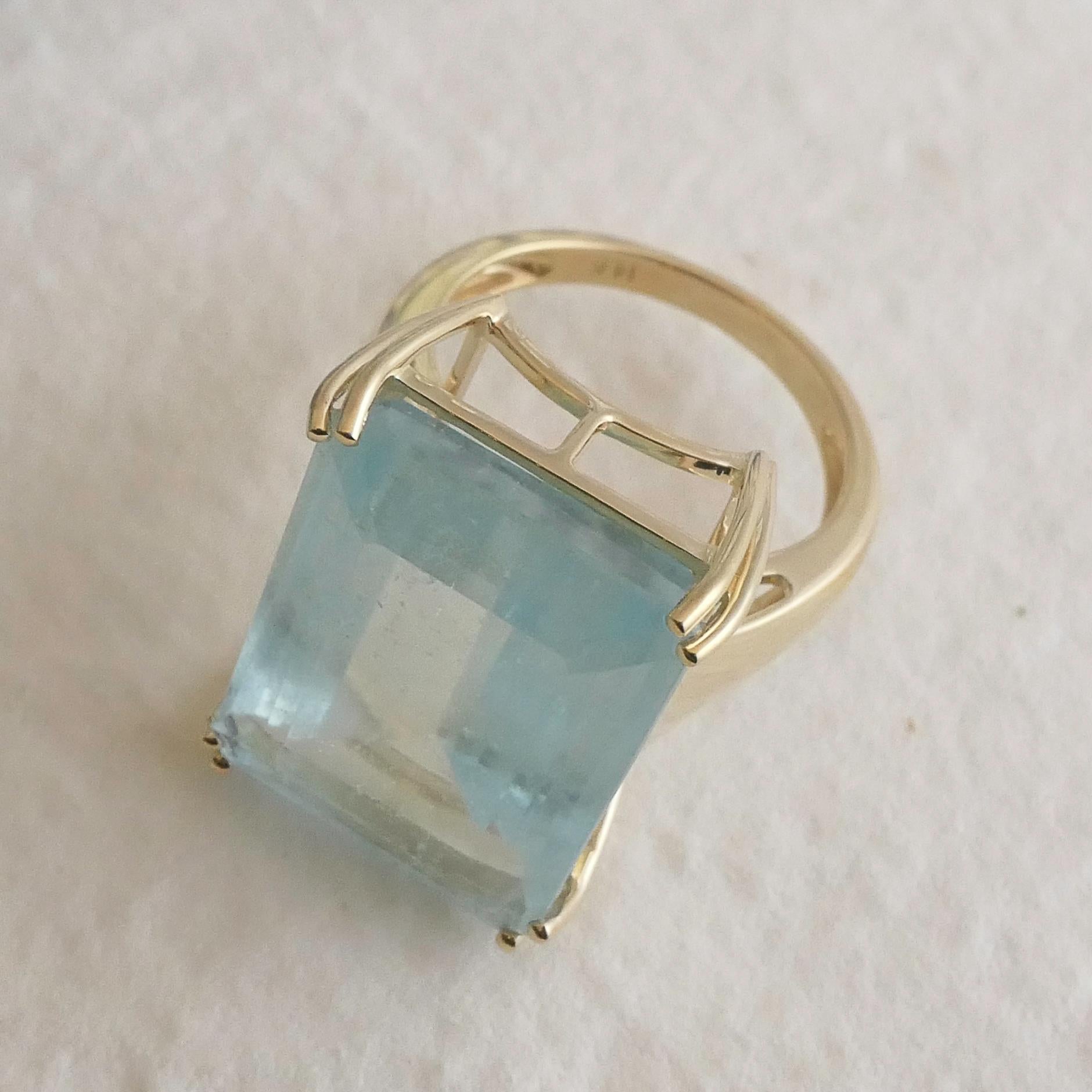 Bague aigue-marine en or jaune 14 carats - Taille 8 en vente 6