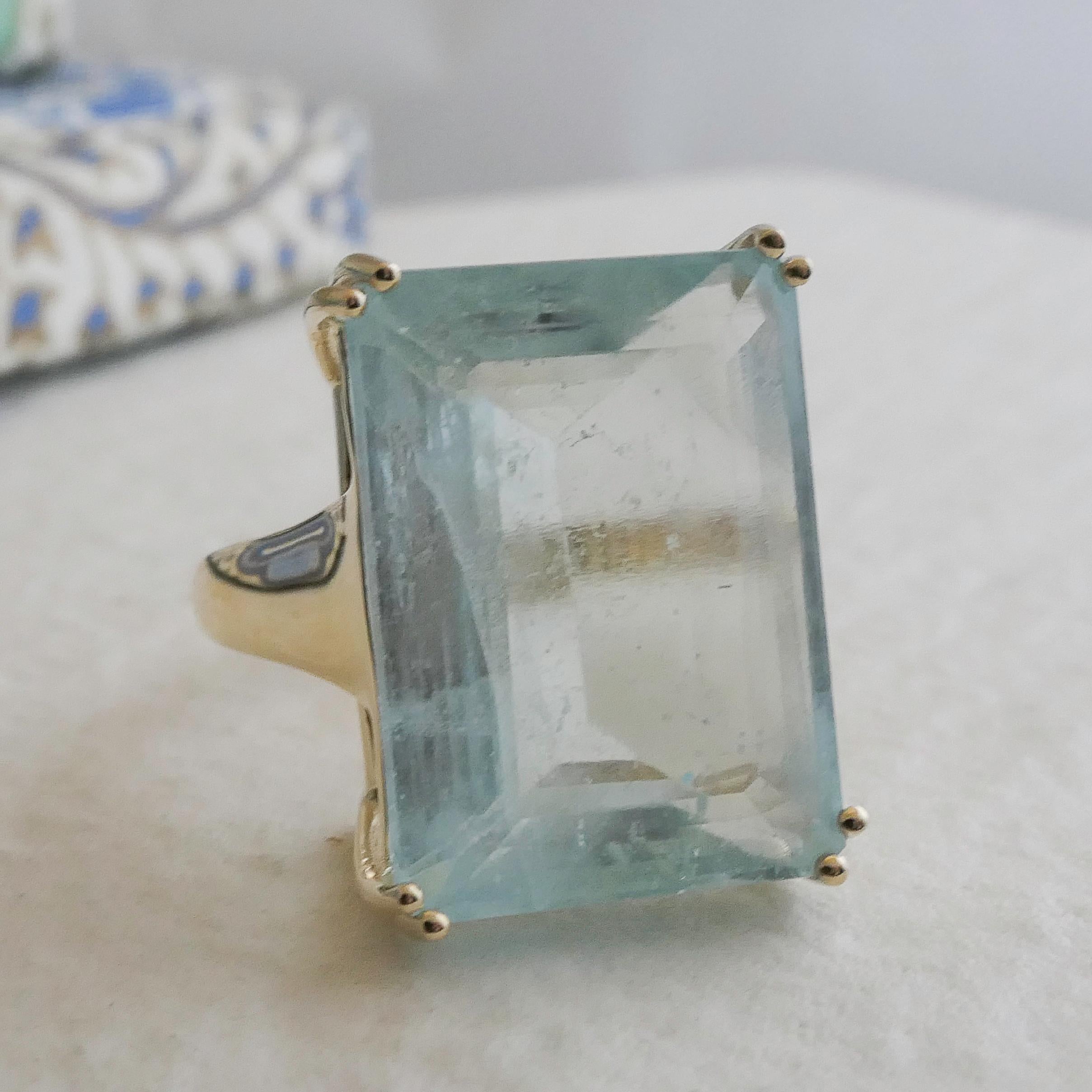 Taille octogone Bague aigue-marine en or jaune 14 carats - Taille 8 en vente