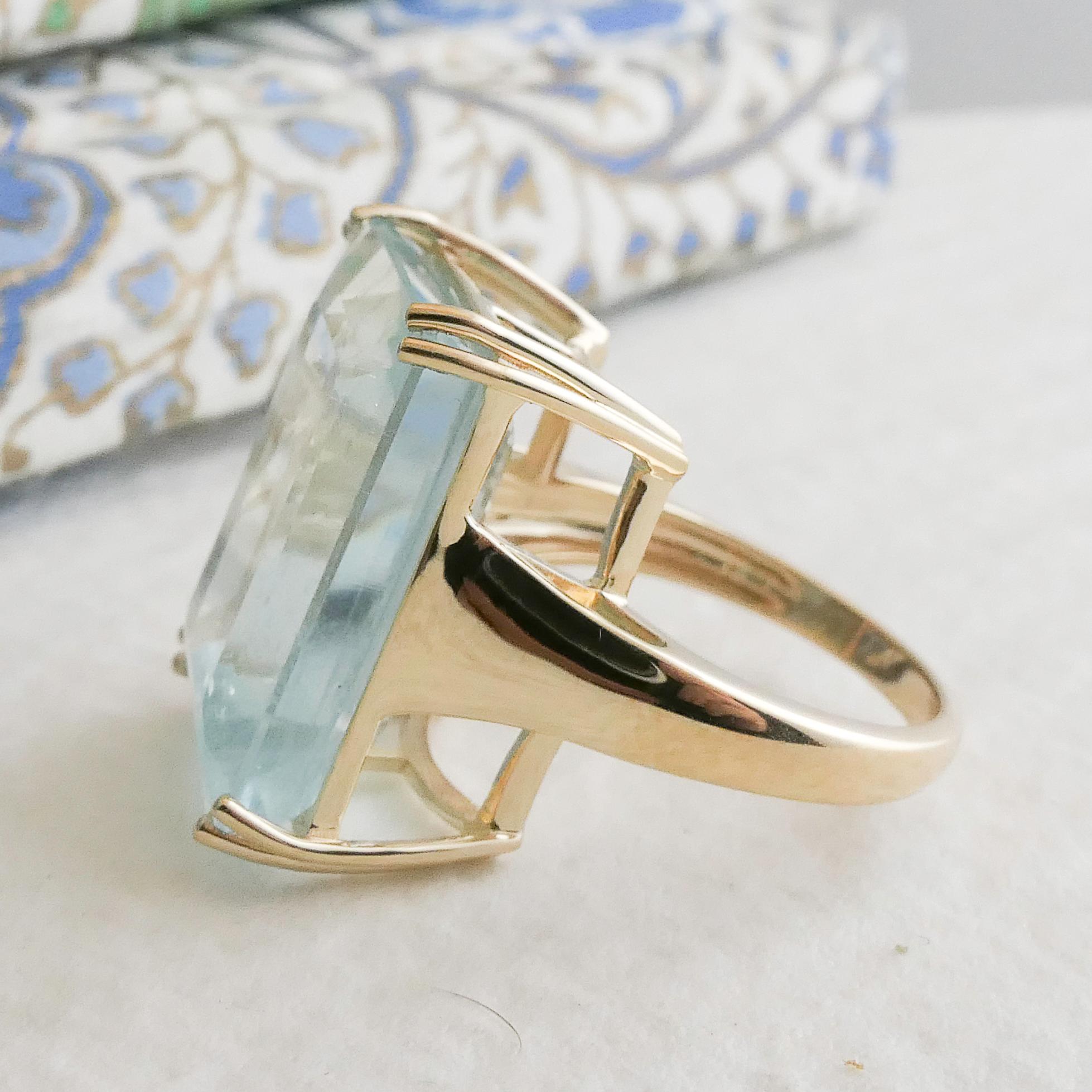Bague aigue-marine en or jaune 14 carats - Taille 8 en vente 3