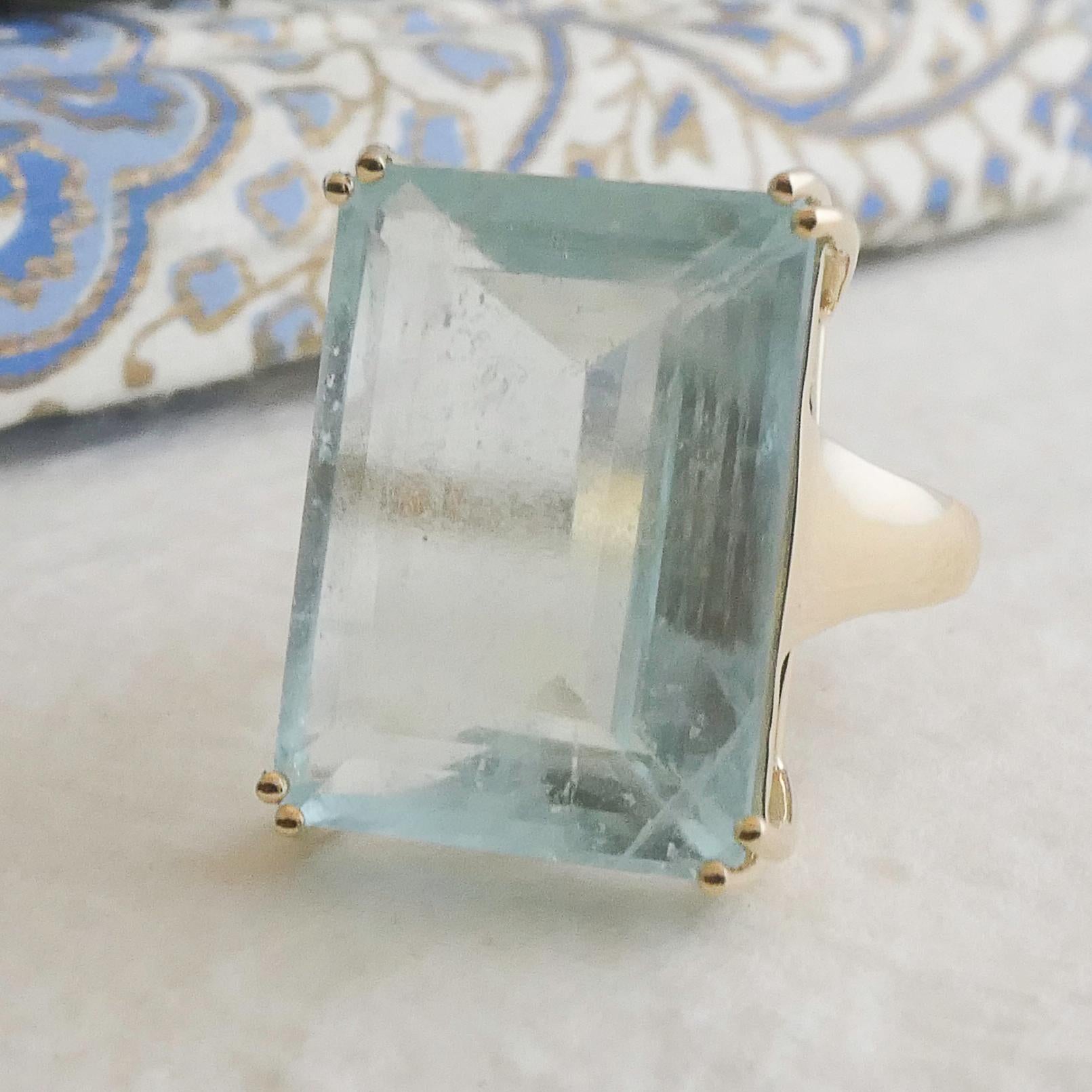 Bague aigue-marine en or jaune 14 carats - Taille 8 en vente 4