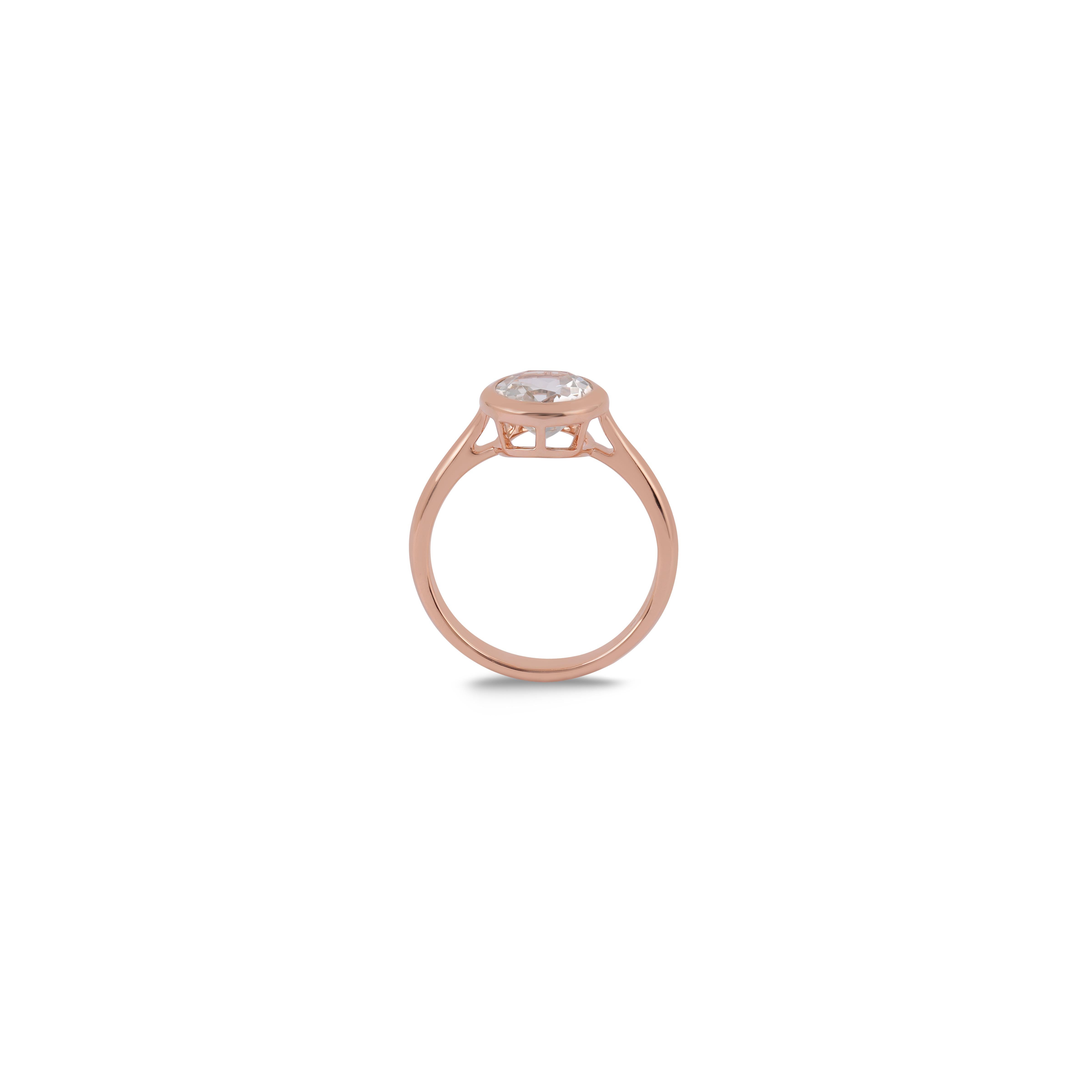 Contemporary  Aquamarine 1.74 carat Oval Shape Ring 18k Rose Gold For Sale