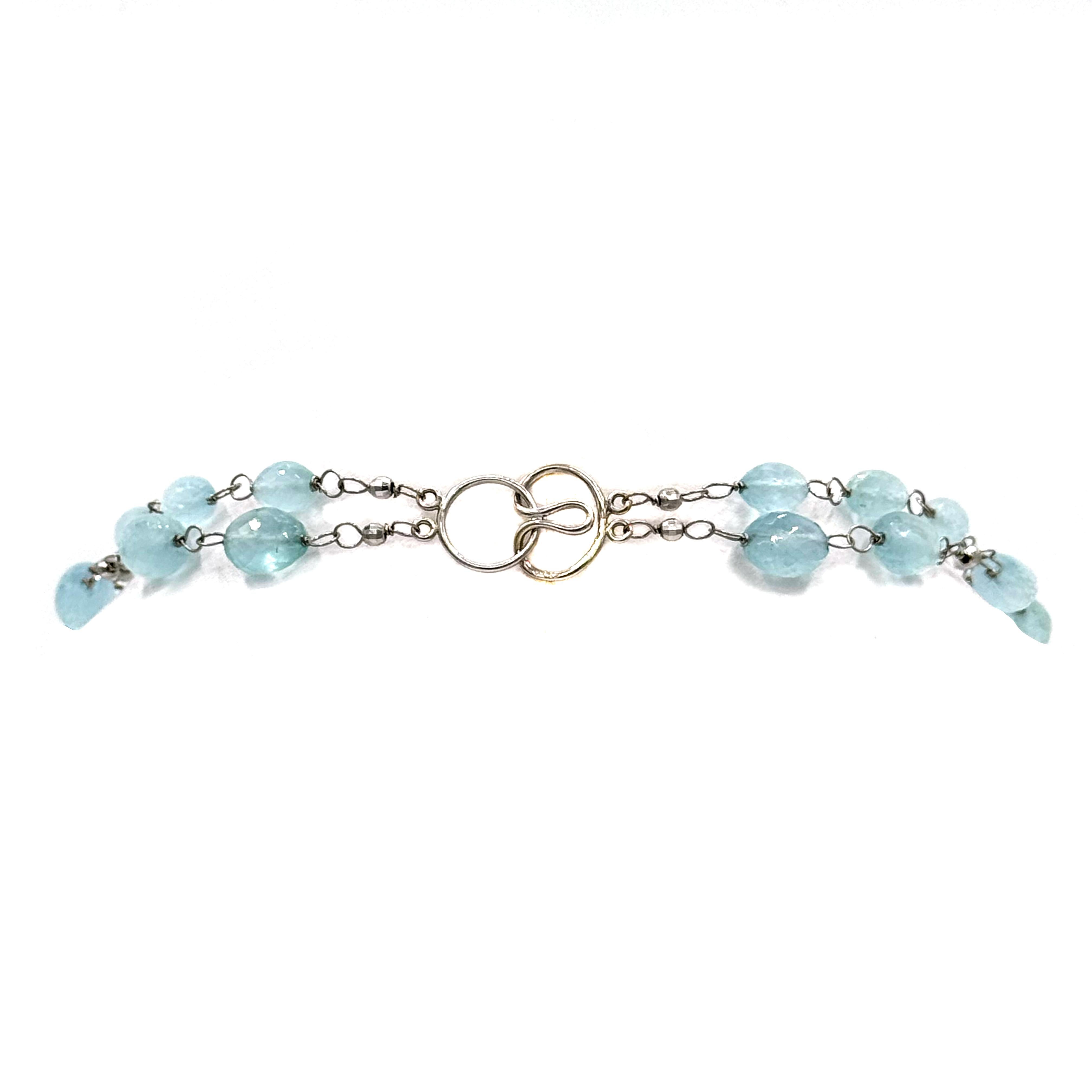 Descrizione
Bellissima e rilassante acquamarina, avvolta singolarmente in un filo e accentuata da piccole sfere sfaccettate in oro bianco per creare uno stile armonioso e femminile. 
Articolo #N3750

Materiali e peso
Acquamarina, 178cts, 10x12mm, 38