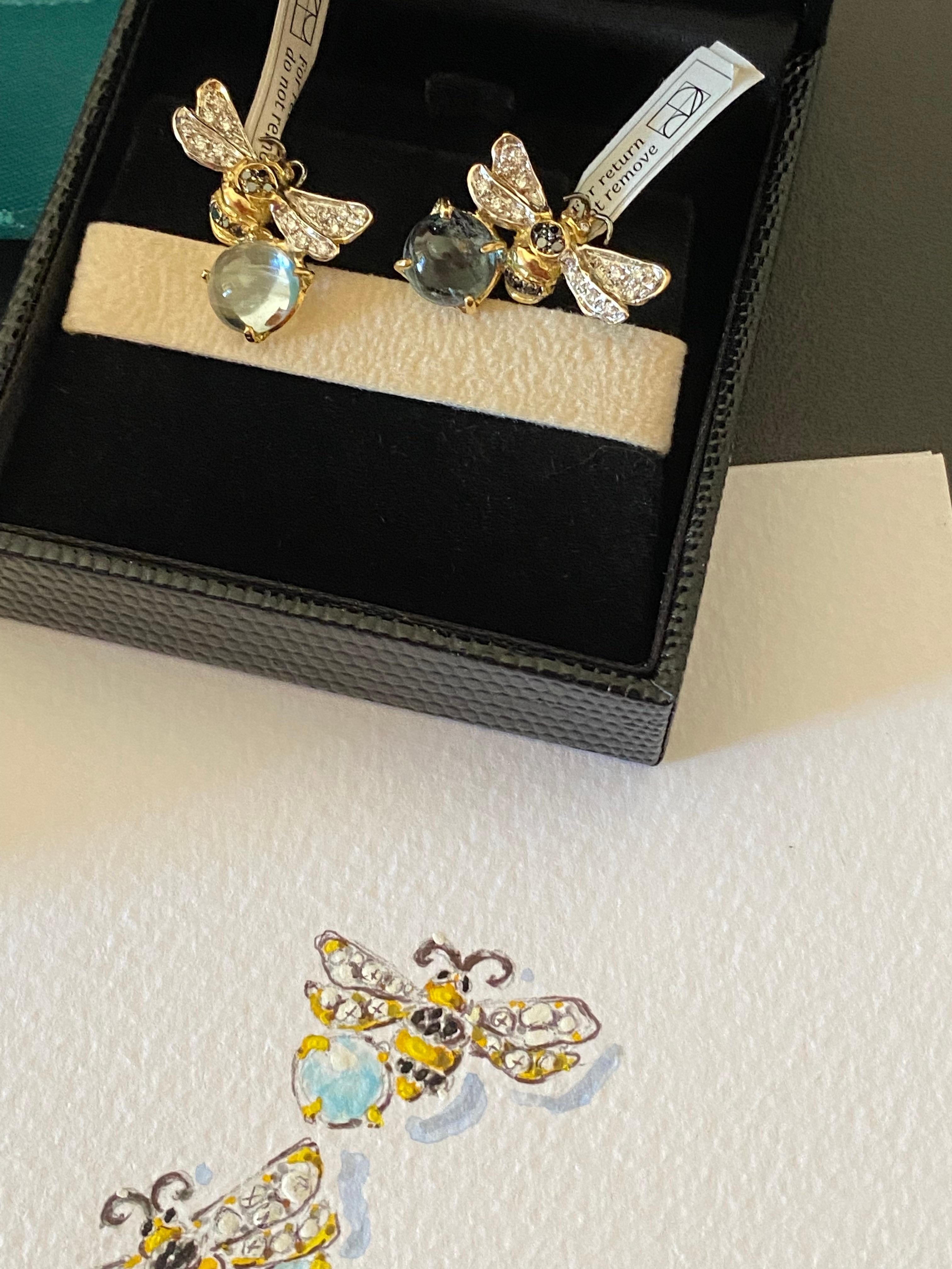 4.12 Carats Aquamarine 18K Gold 0.16 Karat White Diamonds Bees Stud Earrings For Sale 3