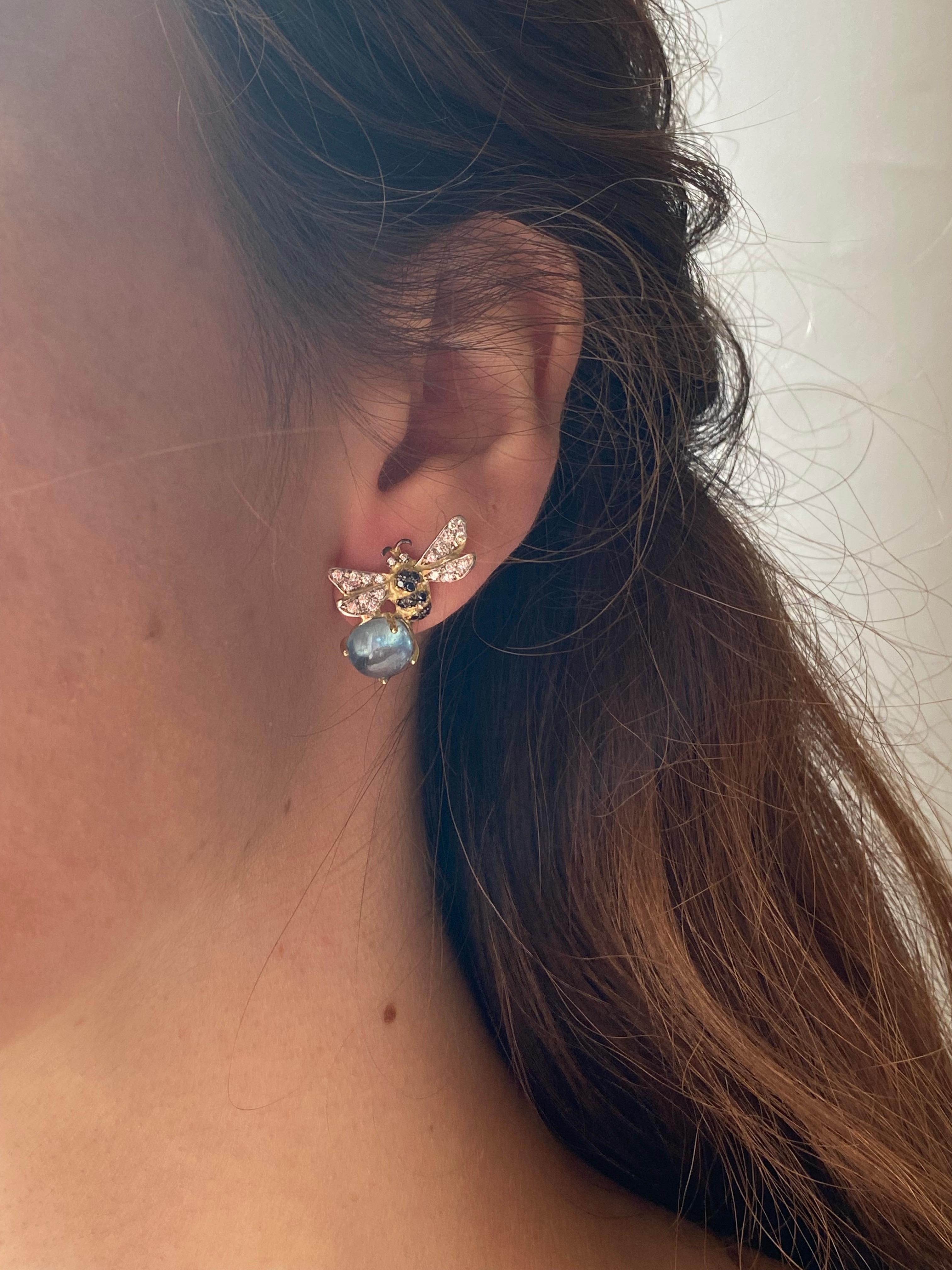 4.12 Carats Aquamarine 18K Gold 0.16 Karat White Diamonds Bees Stud Earrings For Sale 5