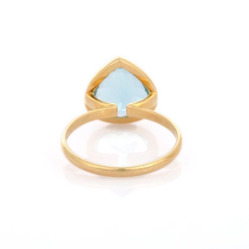 Pear Cut Aquamarine 18 Karat Yellow Gold Ring For Sale