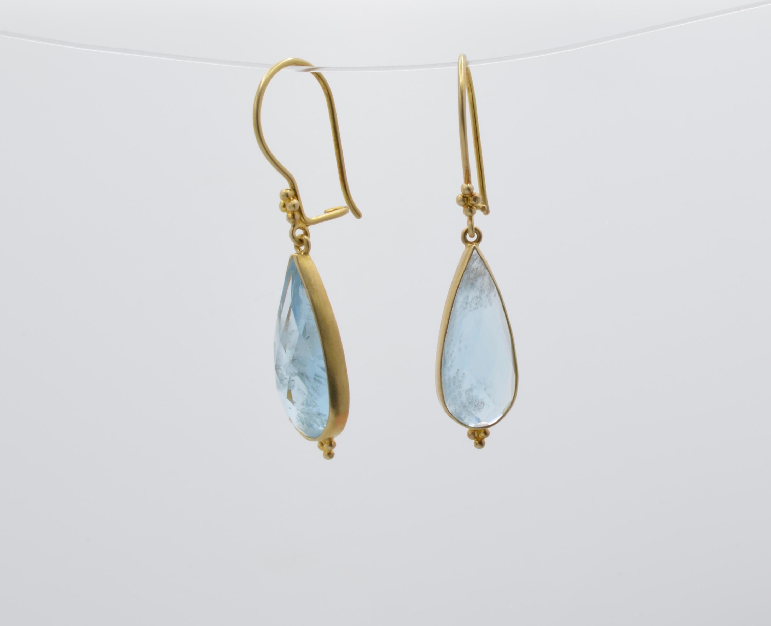 Aquamarine Pear shaped Rose cut and 18 Karat Yellow Gold Drop Earrings 1