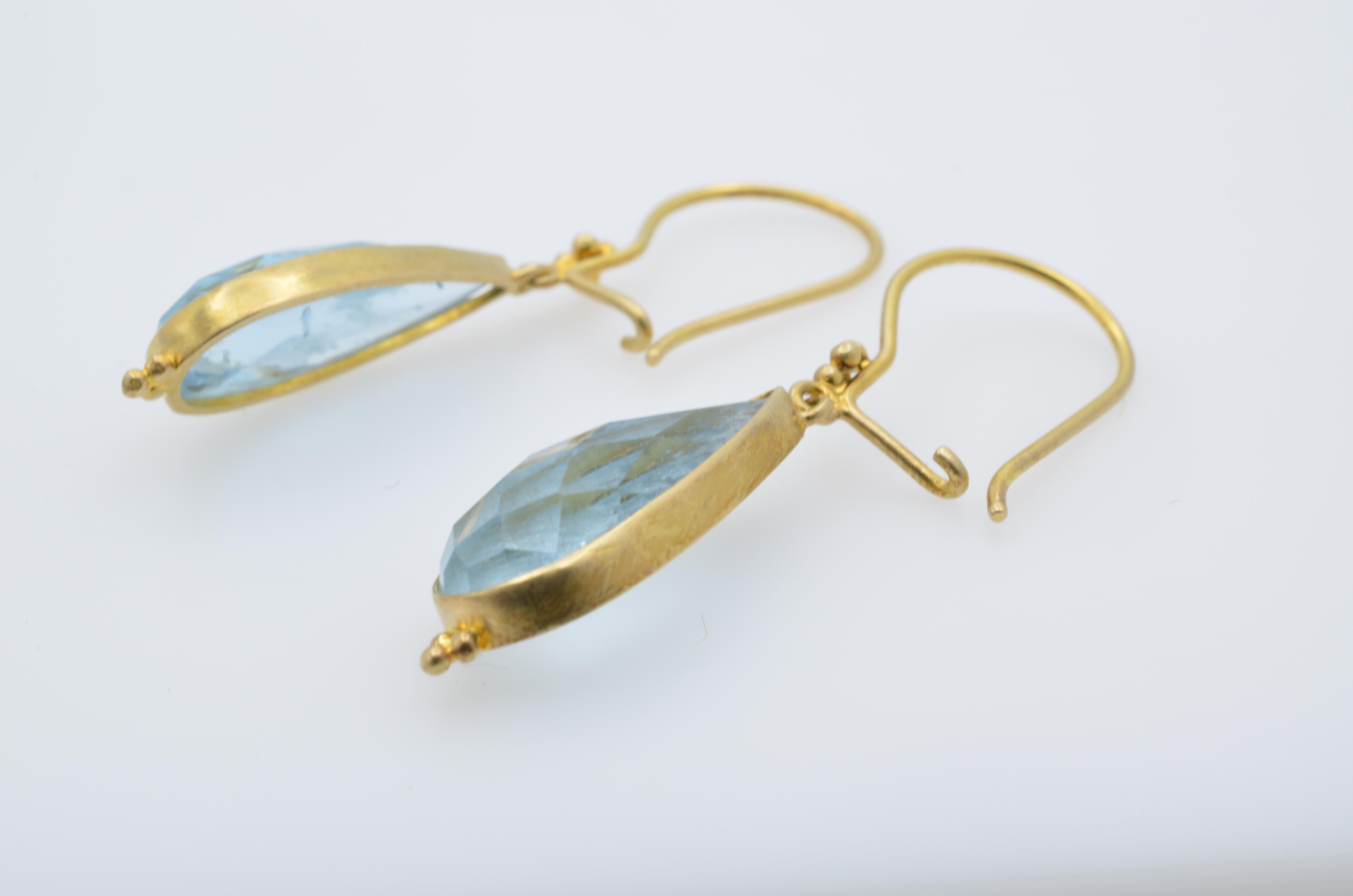 Aquamarine Pear shaped Rose cut and 18 Karat Yellow Gold Drop Earrings 2