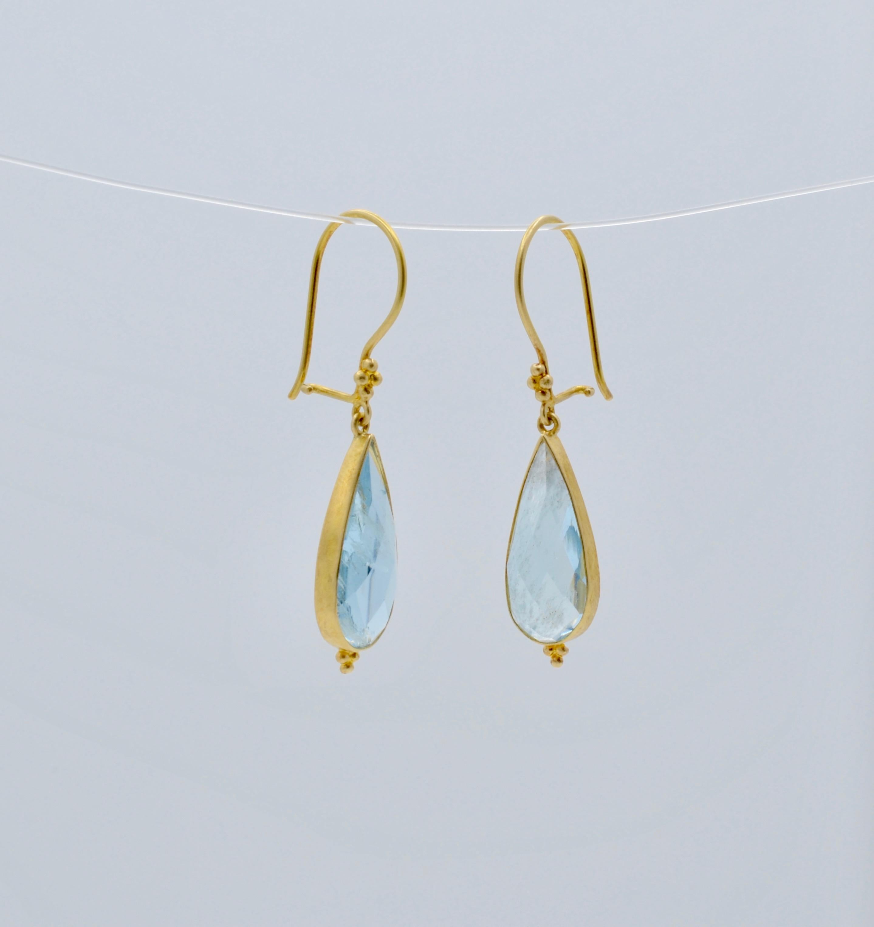 Aquamarine Pear shaped Rose cut and 18 Karat Yellow Gold Drop Earrings 3