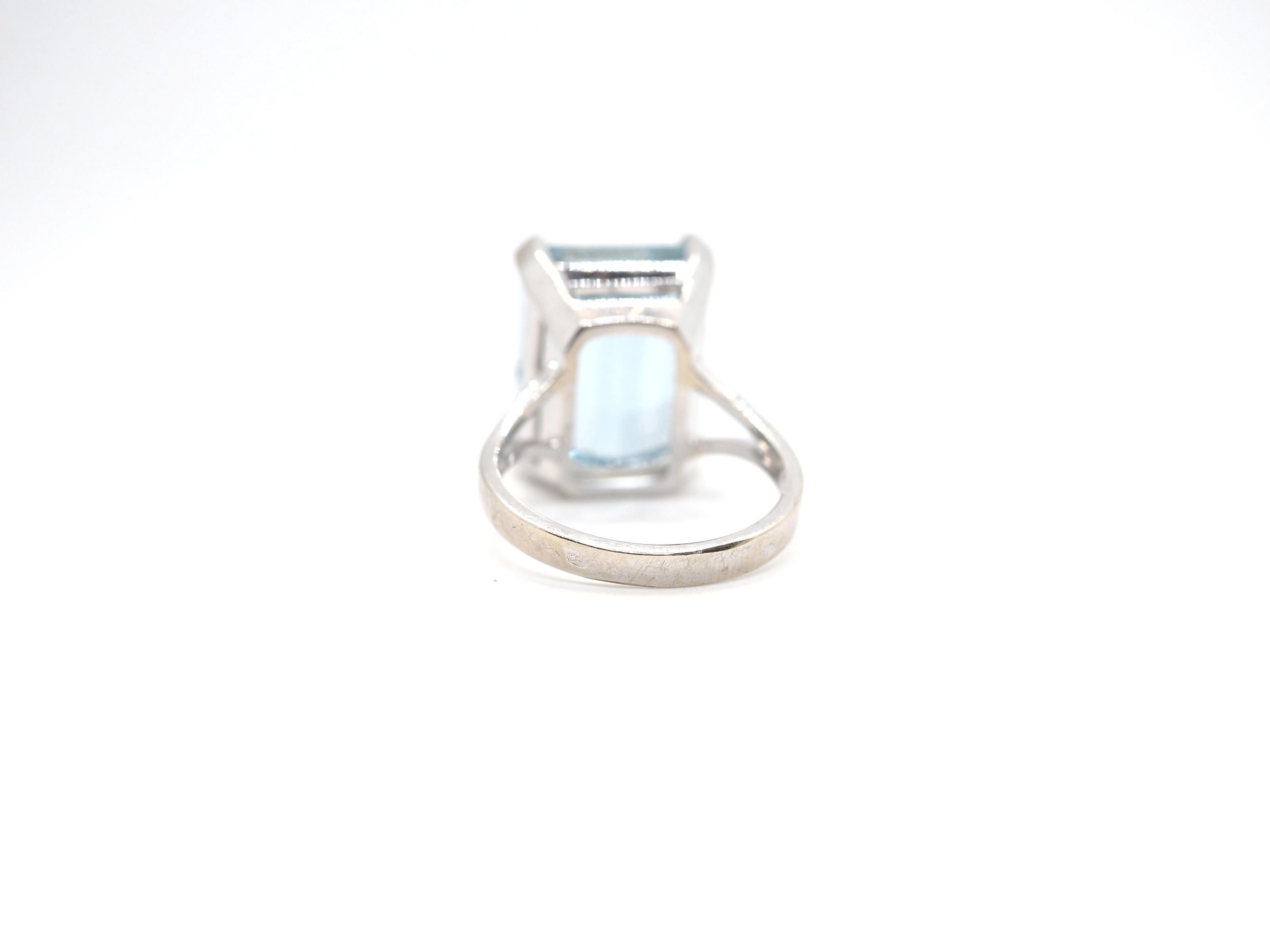 Emerald Cut Aquamarine 18K White Gold Cocktail Ring For Sale