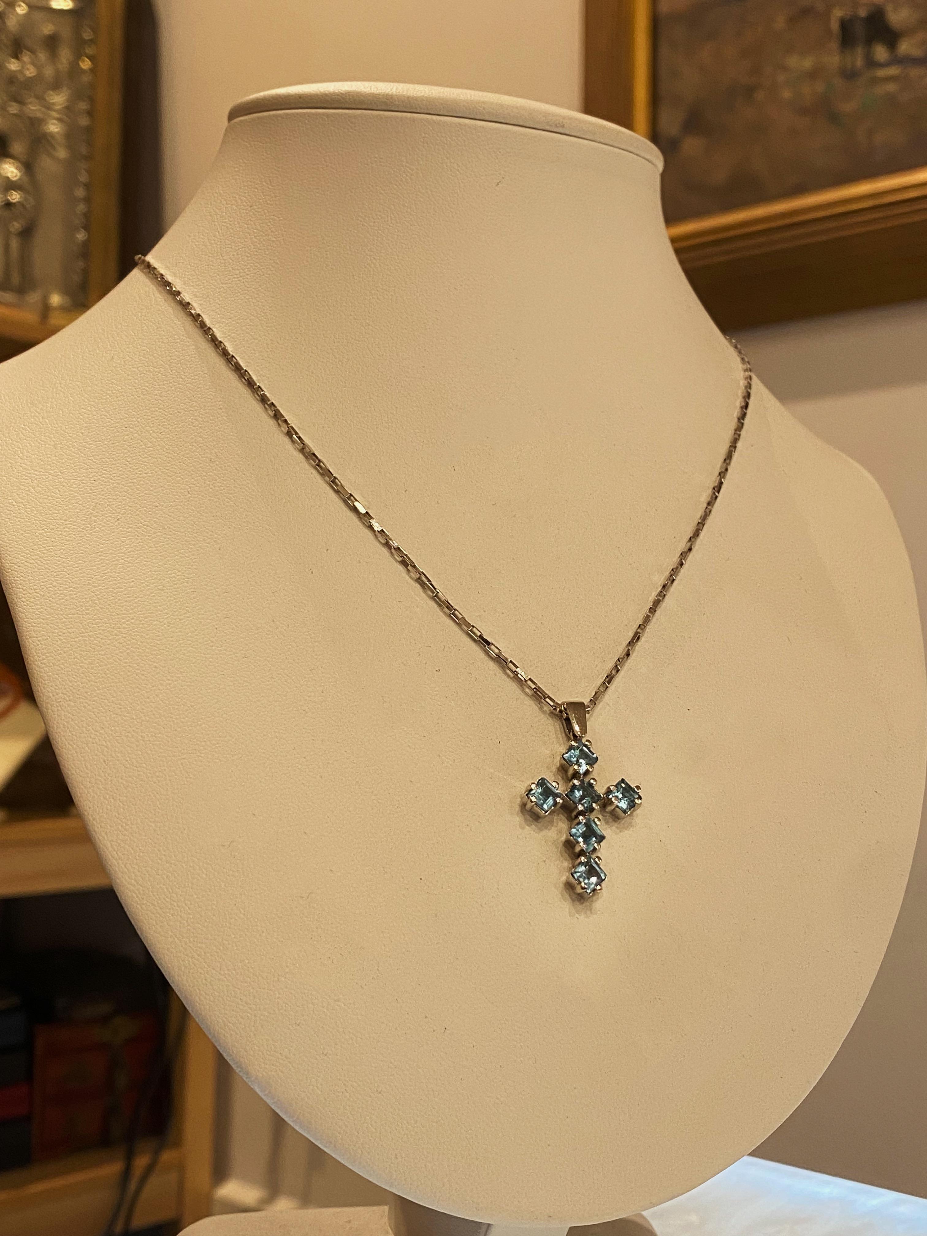 Moderno Aquamarine & 18K White Gold Cross / Crucifix Pendant on 18K White Gold Chain in vendita