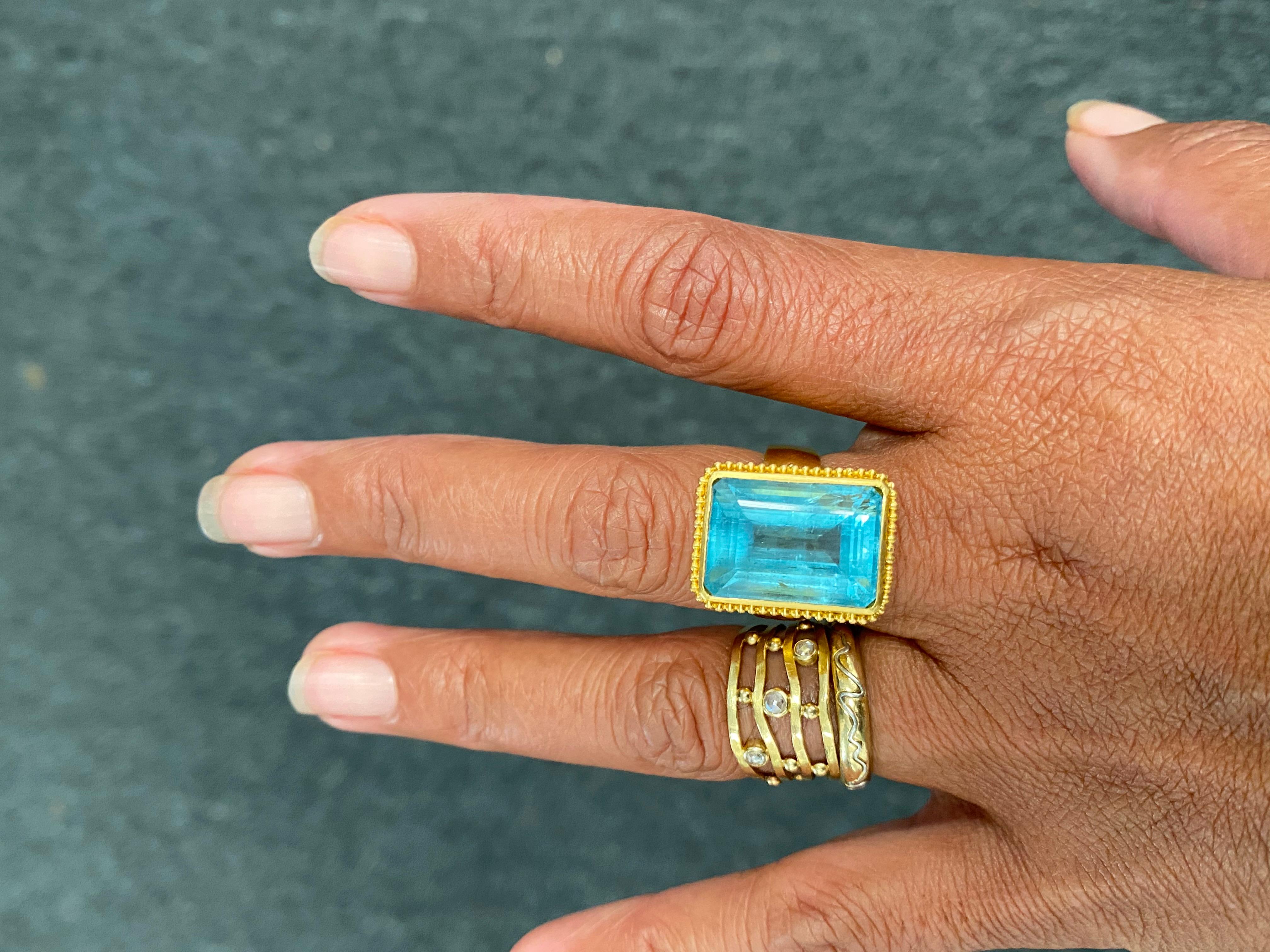 Steven Battelle Aquamarin-Cocktailring, 22K Gold, Größe 7 4