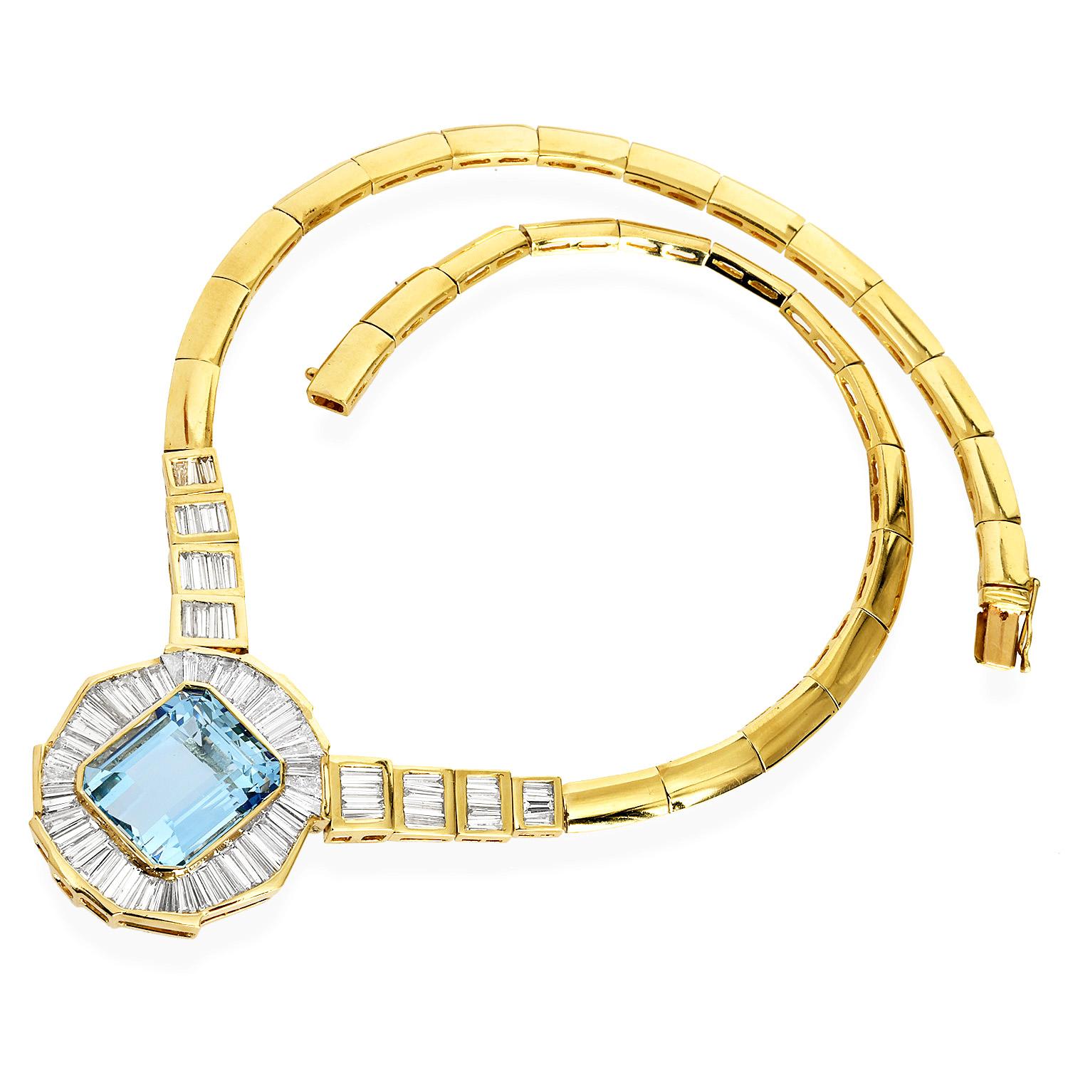  Collier en or jaune 18 carats avec aigue-marine et diamants, datant de la fin des années 1970. Au centre se trouve une aigue-marine naturelle de 24,50 carats, sertie dans un cadre sculptural de diamants taille baguette totalisant environ 12,30