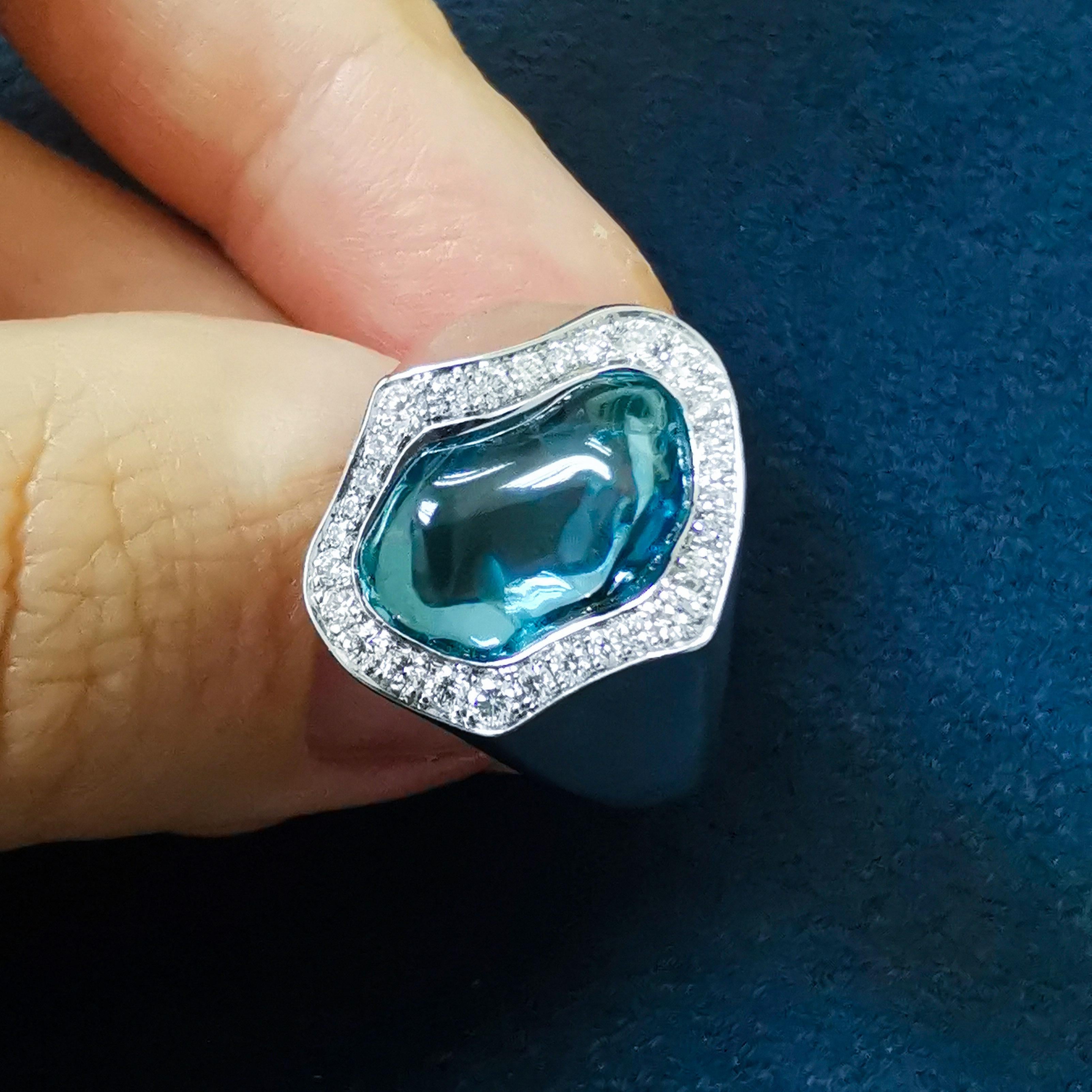 Aquamarine 4.52 Carat Diamonds 18 Karat White Gold Spectrum Ring For Sale 2