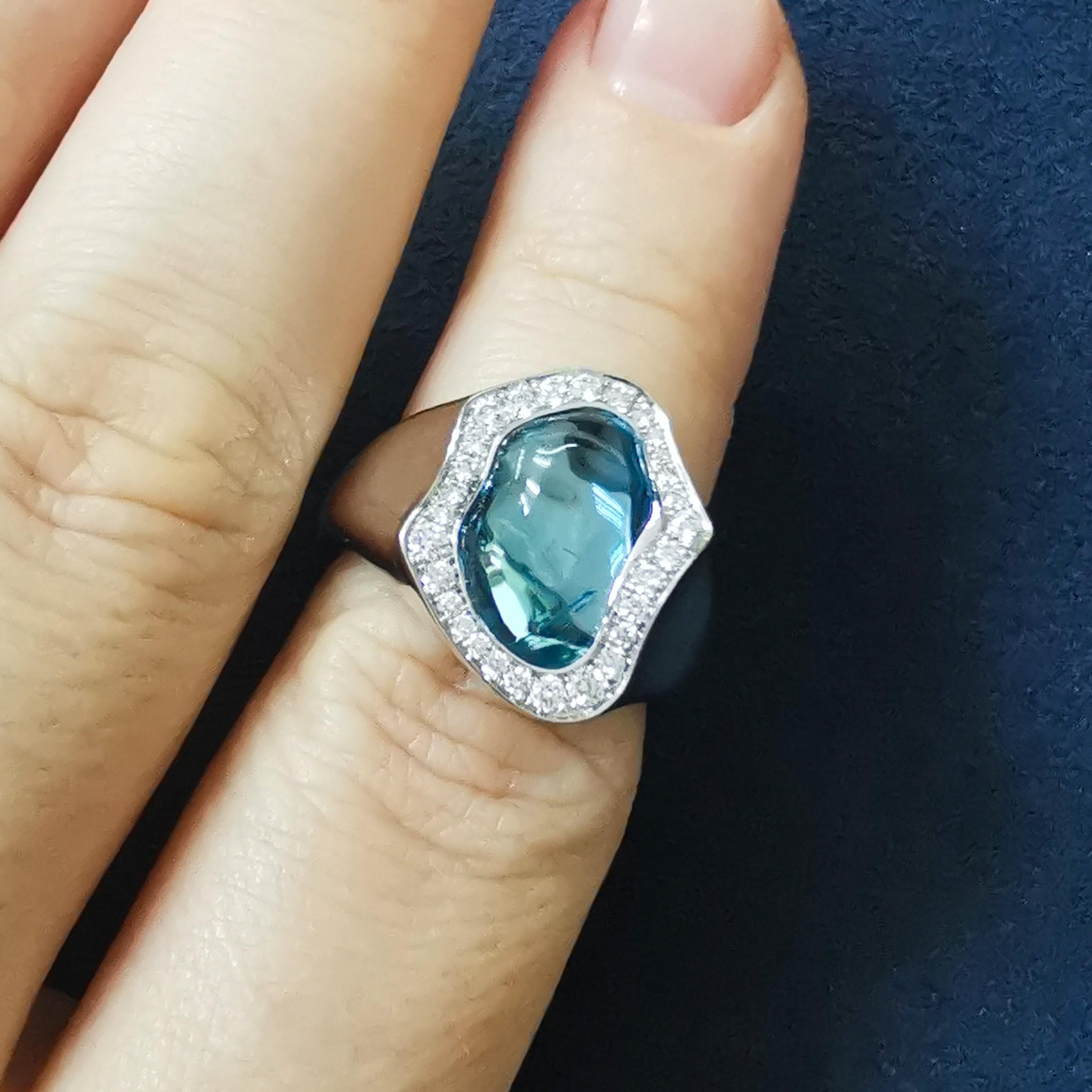 Aquamarine 4.52 Carat Diamonds 18 Karat White Gold Spectrum Ring For Sale 3