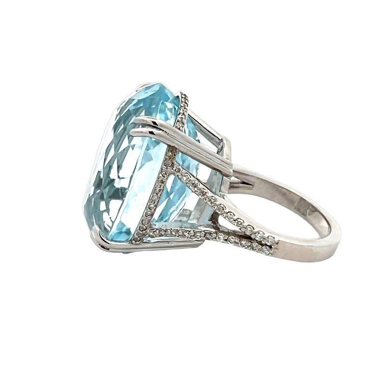 Modern Aquamarine 47.00 CT & White Diamonds 0.55CT in 14K White Gold Cocktail Ring For Sale