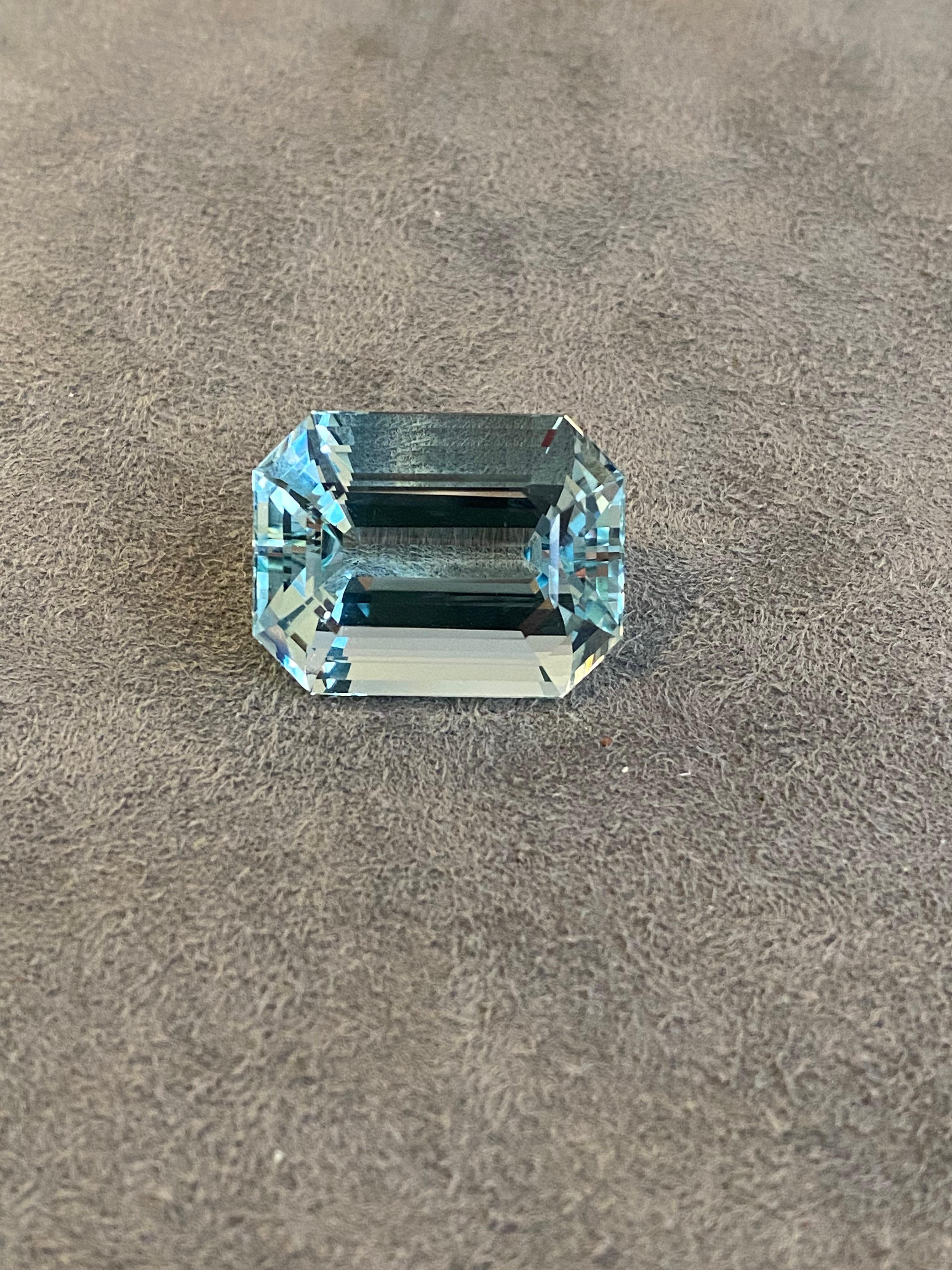 Emerald Cut Aquamarine 49.54ct For Sale