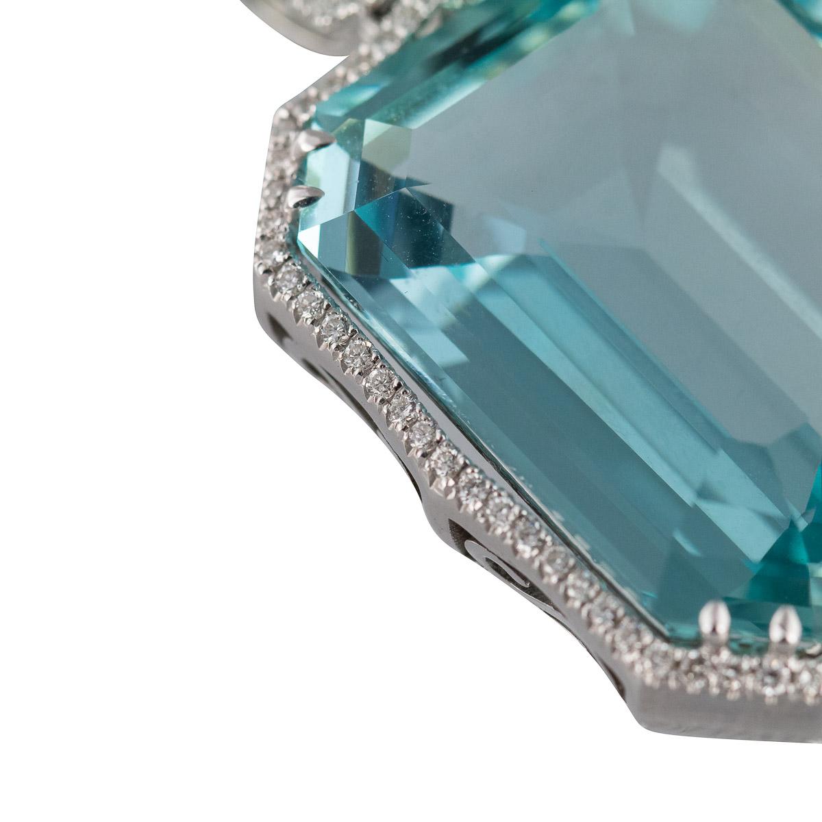 Aquamarine 50 Carat and Diamond 18 Karat Gold Pendant In Good Condition For Sale In London, London