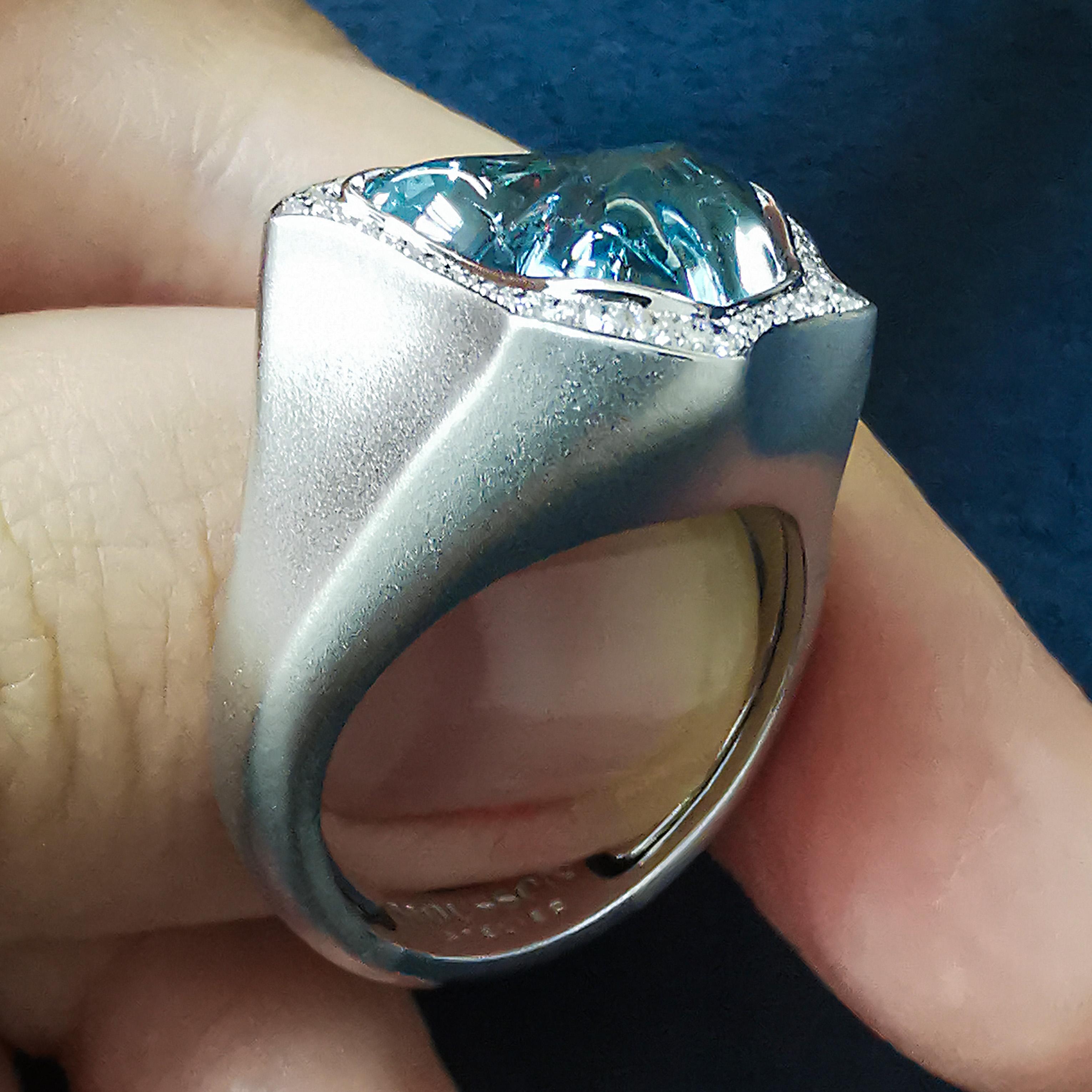Sugarloaf Cabochon Aquamarine 6.21 Carat Diamonds 18 Karat White Matte Gold Spectrum Ring